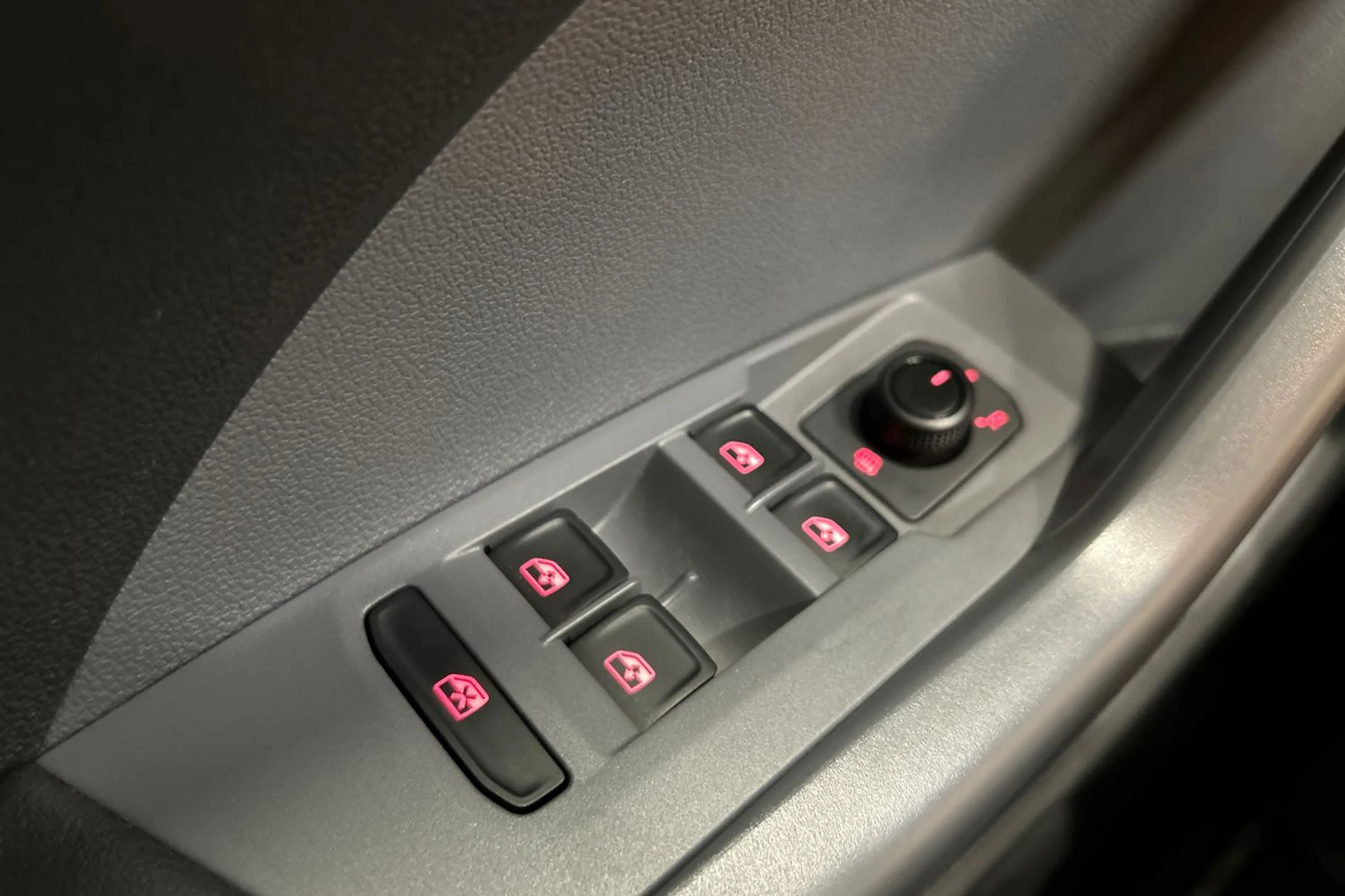 sininen Volkswagen T-Cross 2021 kuva 13.