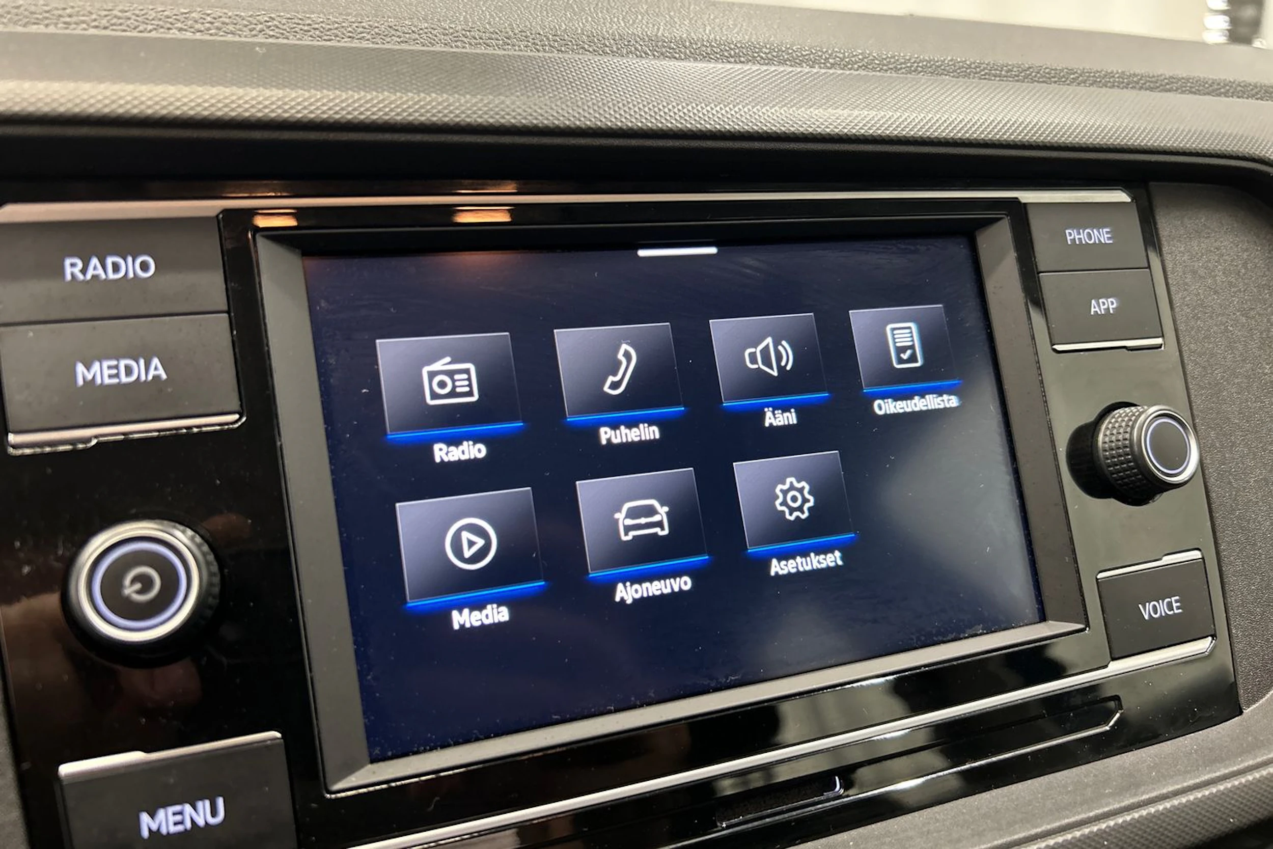 sininen Volkswagen T-Cross 2021 kuva 20.