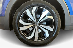 Sininen Volkswagen T-Cross 2022 kuva 9.