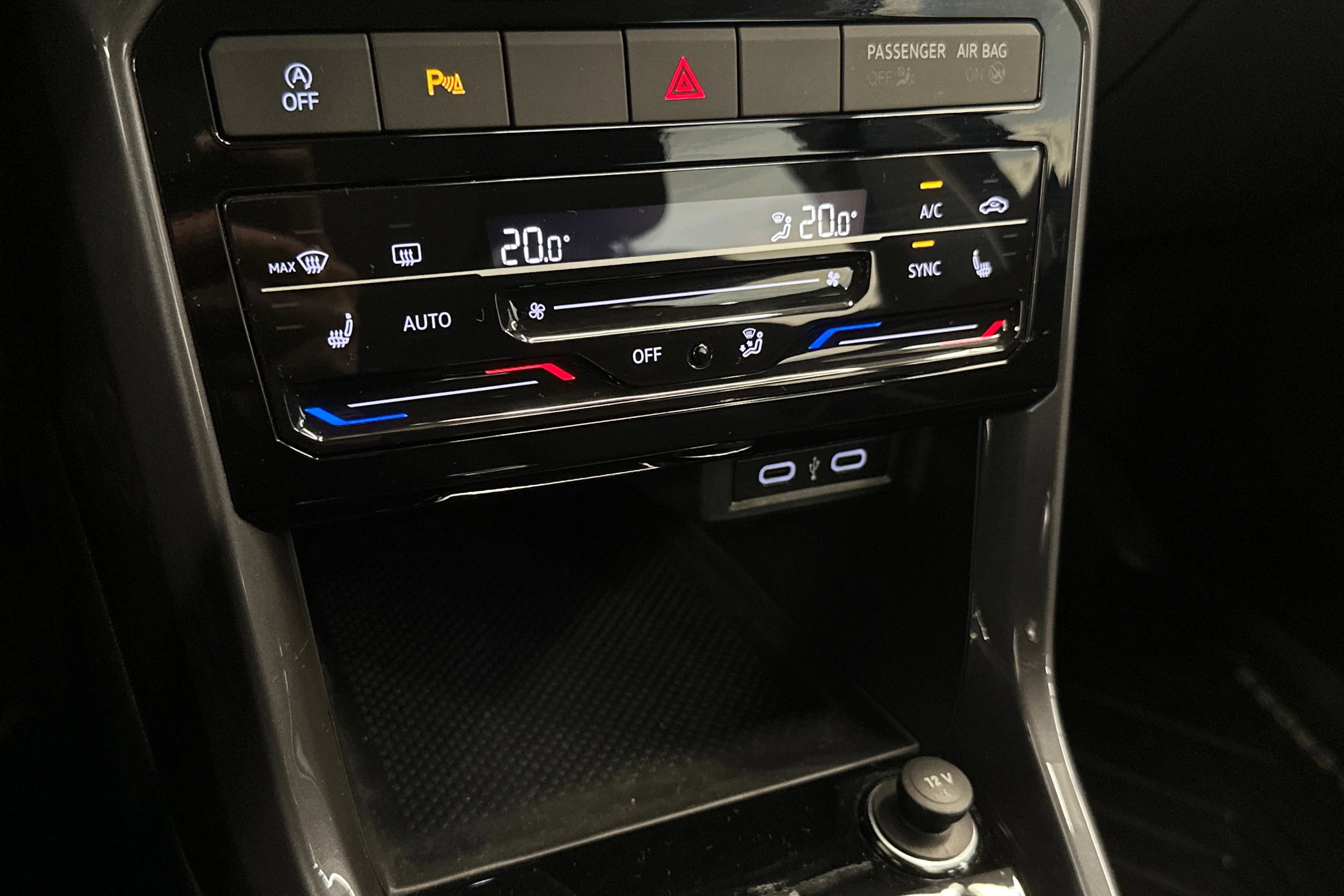 Sininen Volkswagen T-Cross 2022 kuva 20.
