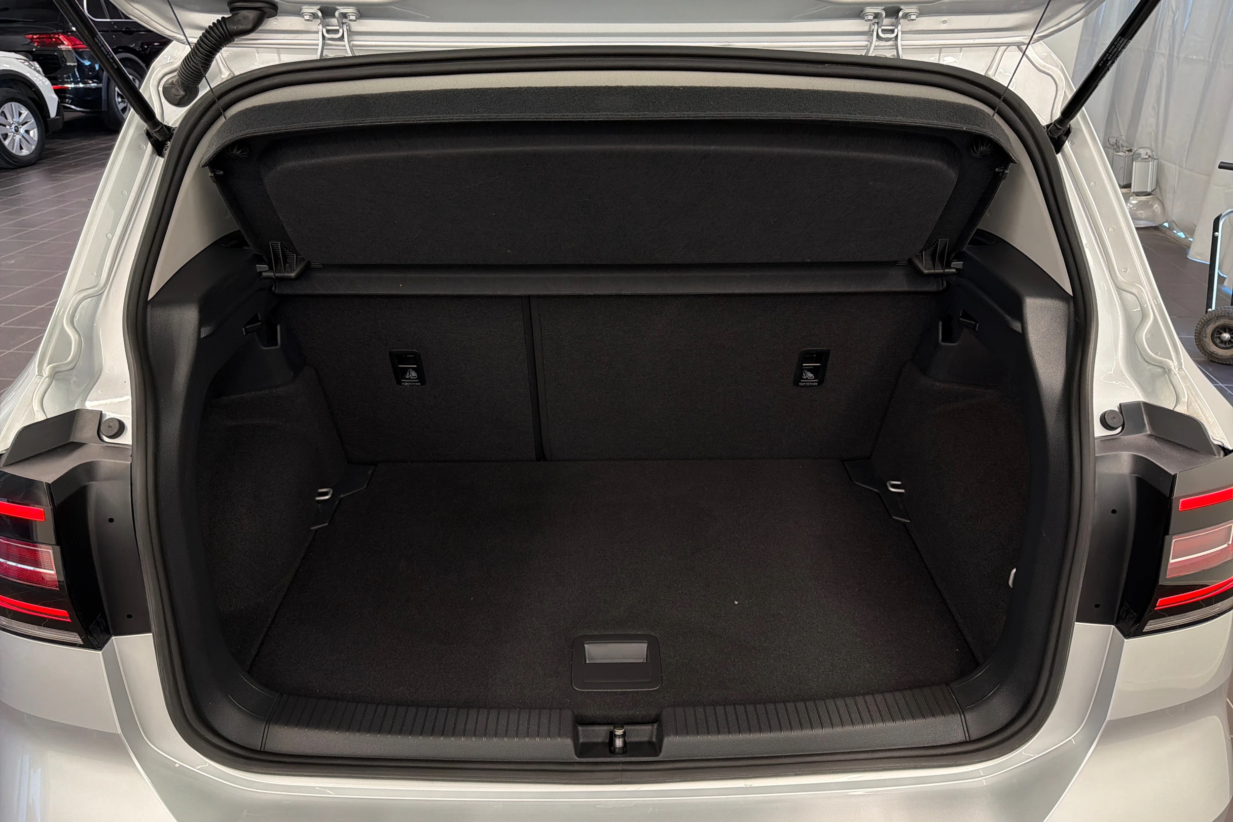harmaa Volkswagen T-Cross 2022 kuva 15.