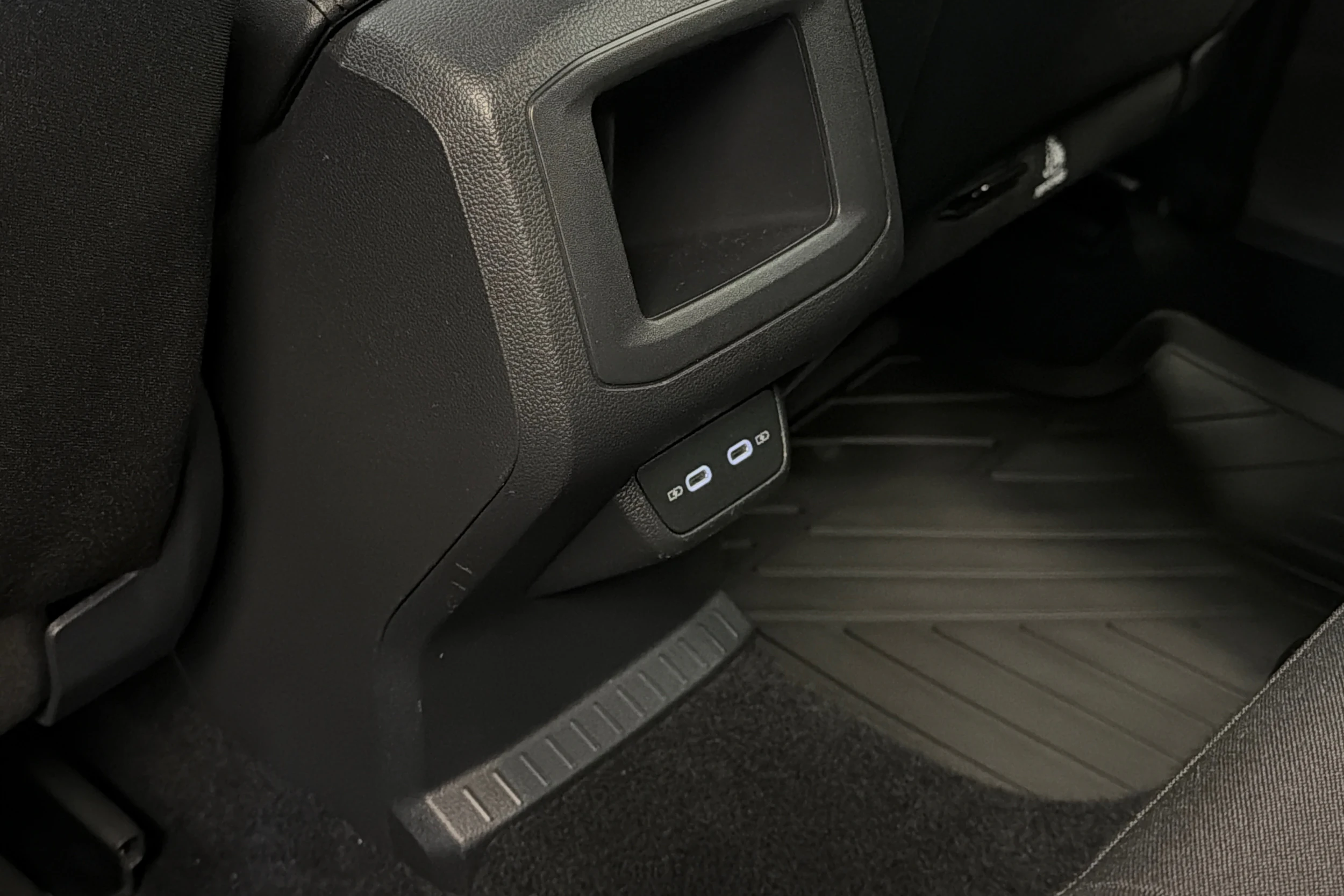 harmaa Volkswagen T-Cross 2022 kuva 17.