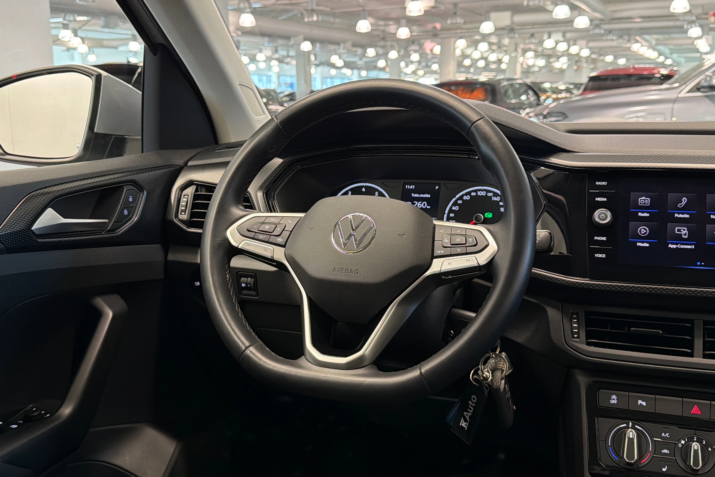 harmaa Volkswagen T-Cross 2022 kuva 18.