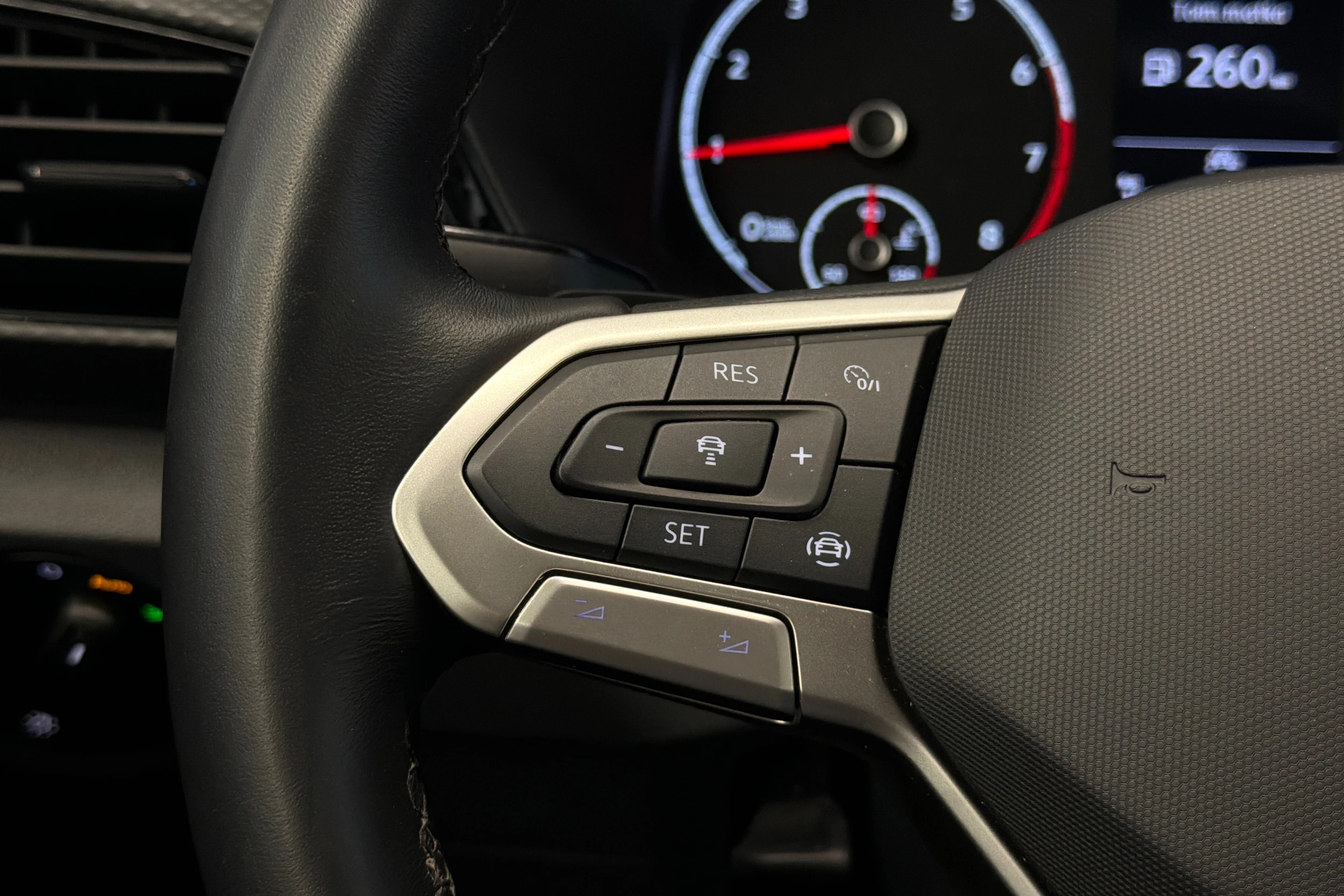 harmaa Volkswagen T-Cross 2022 kuva 19.