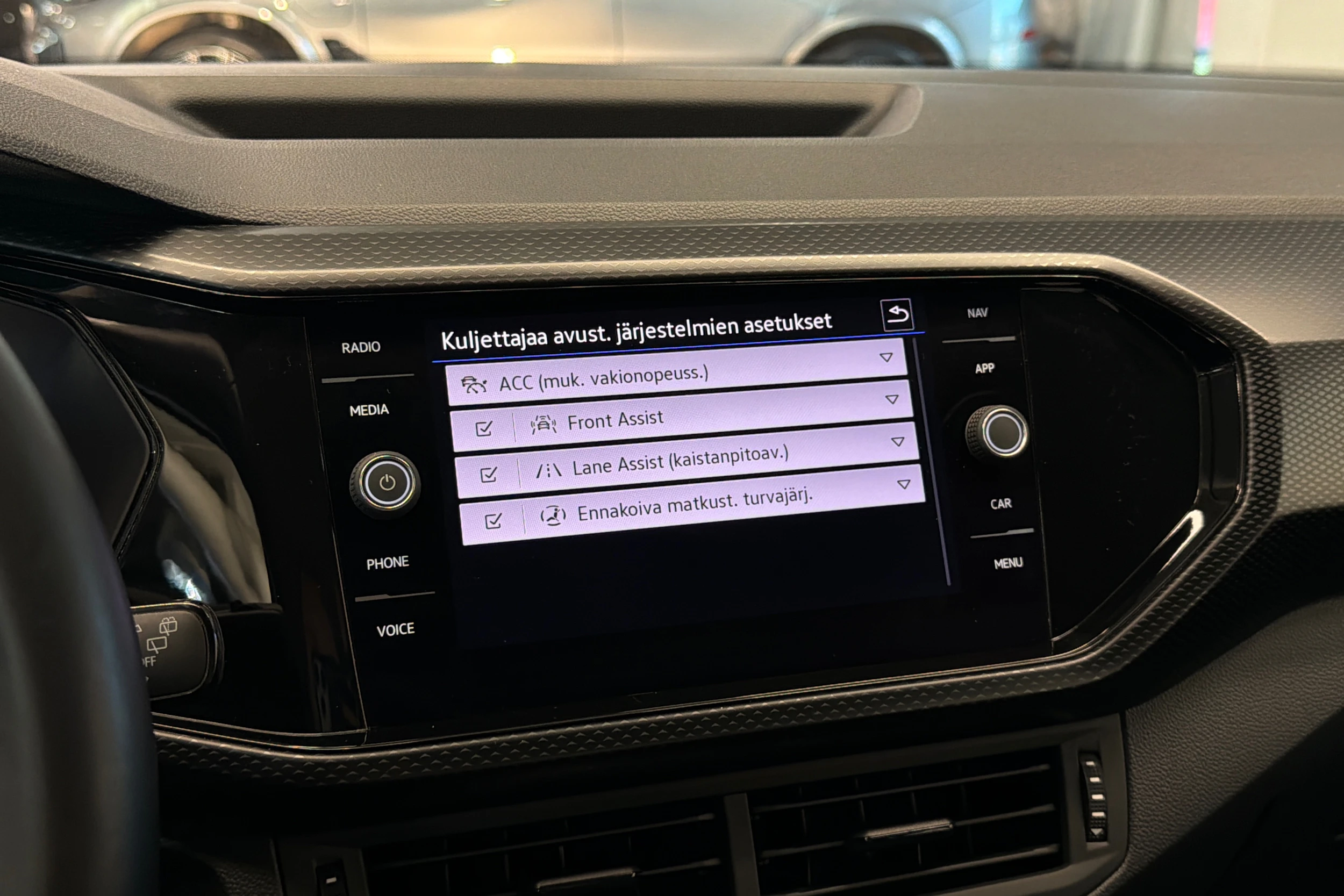 harmaa Volkswagen T-Cross 2022 kuva 28.