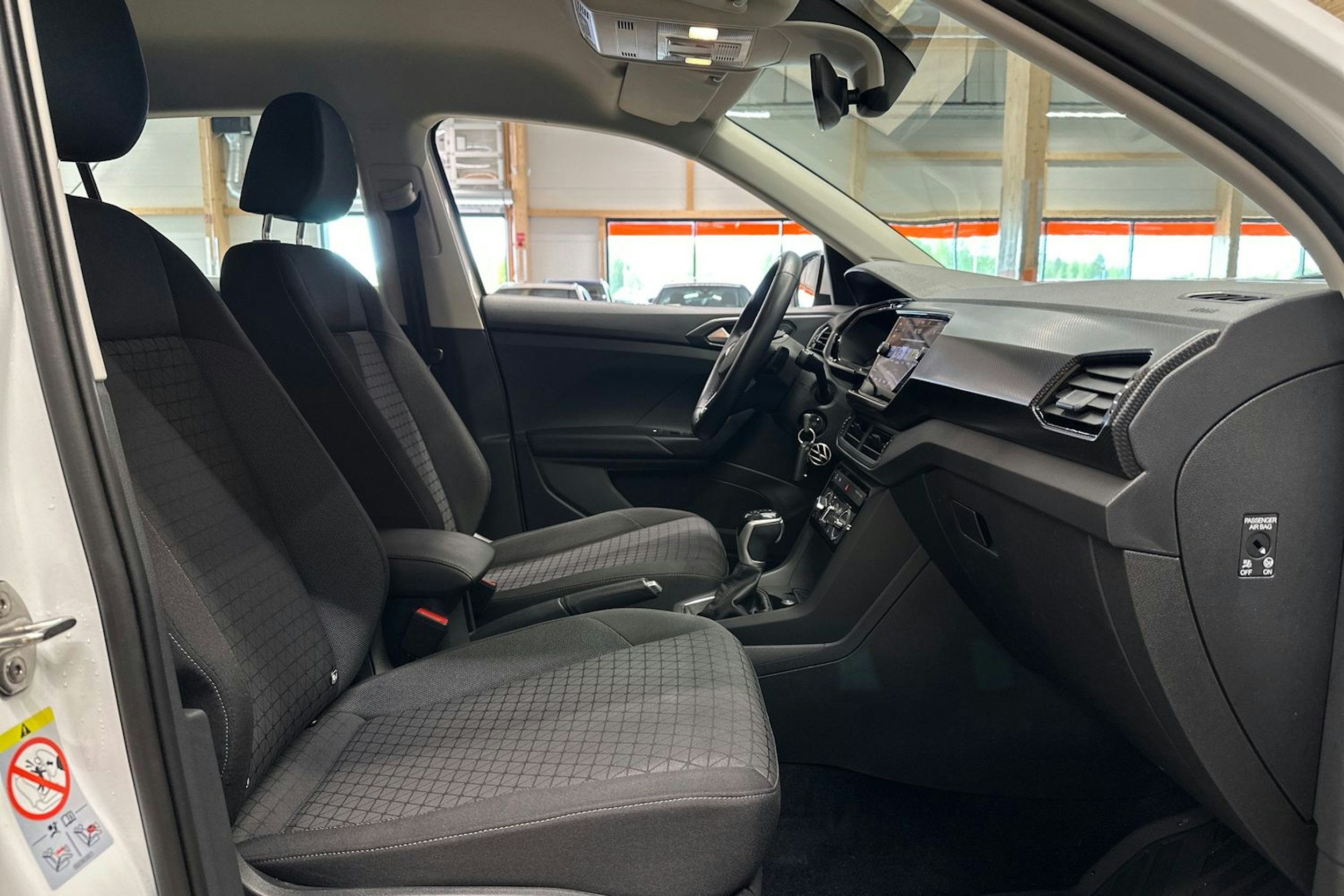 valkoinen Volkswagen T-Cross 2022 kuva 13.