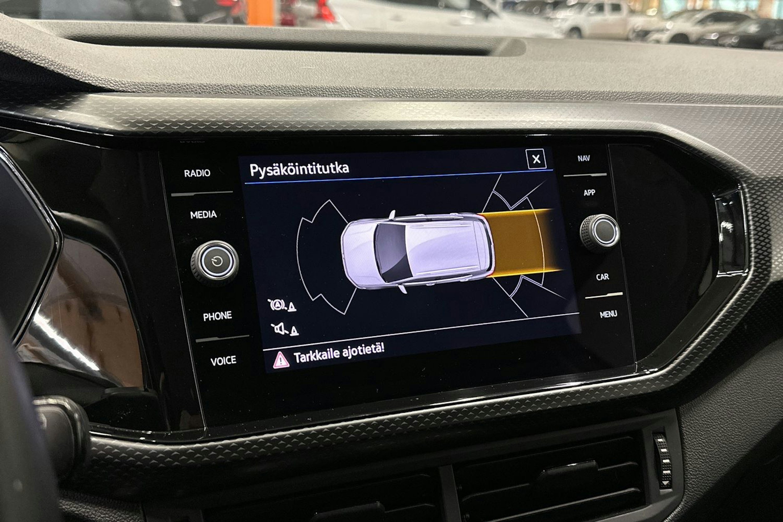 valkoinen Volkswagen T-Cross 2022 kuva 18.