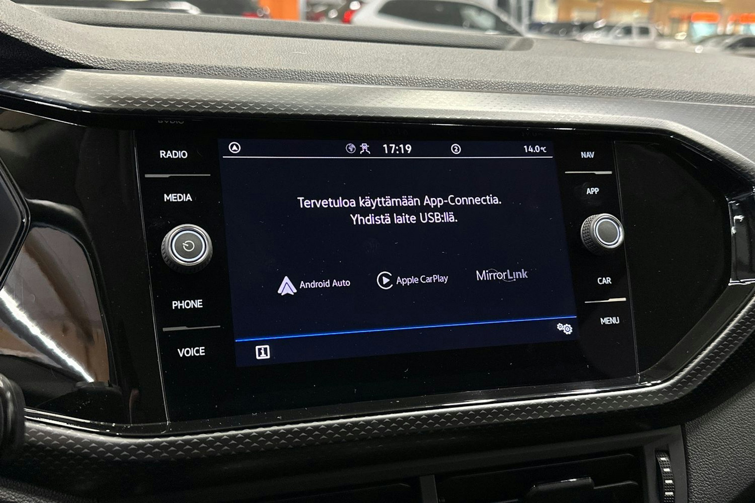 valkoinen Volkswagen T-Cross 2022 kuva 19.
