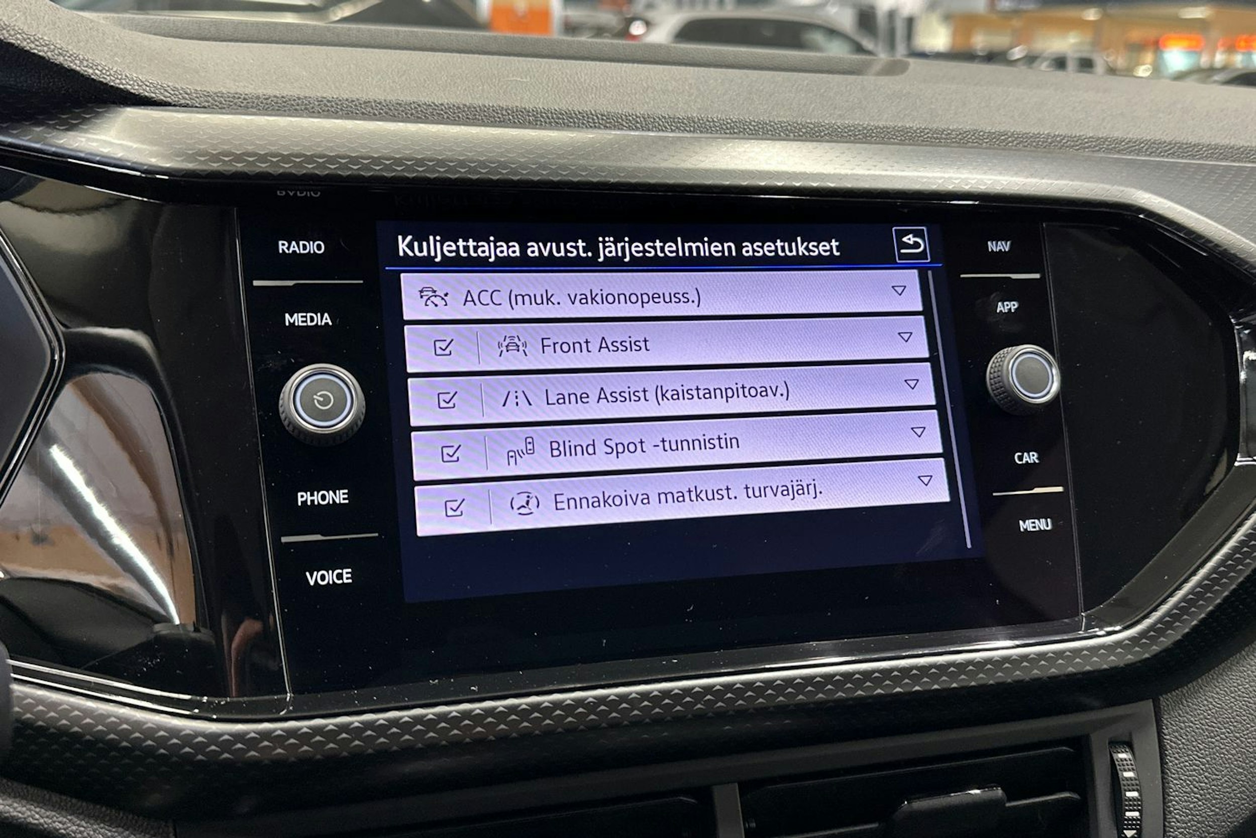 valkoinen Volkswagen T-Cross 2022 kuva 20.
