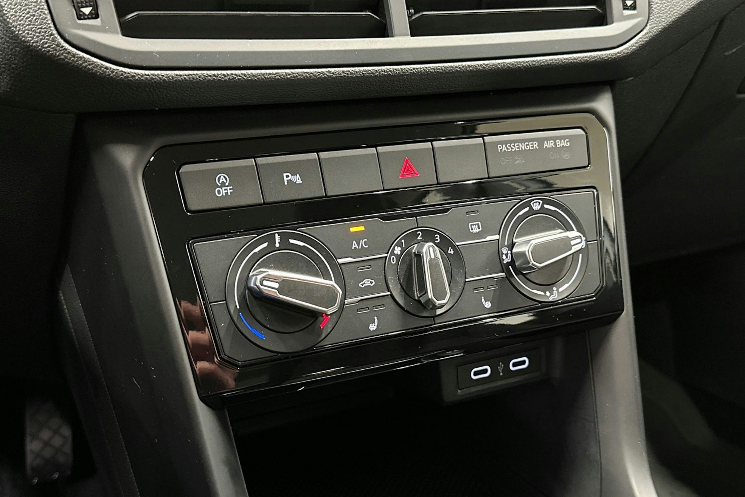 valkoinen Volkswagen T-Cross 2022 kuva 22.