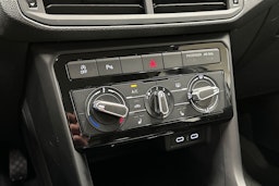 valkoinen Volkswagen T-Cross 2022 kuva 22.