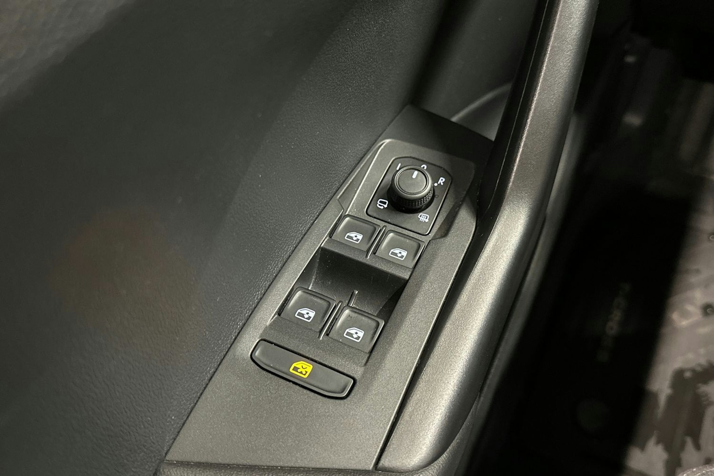 valkoinen Volkswagen T-Cross 2022 kuva 27.