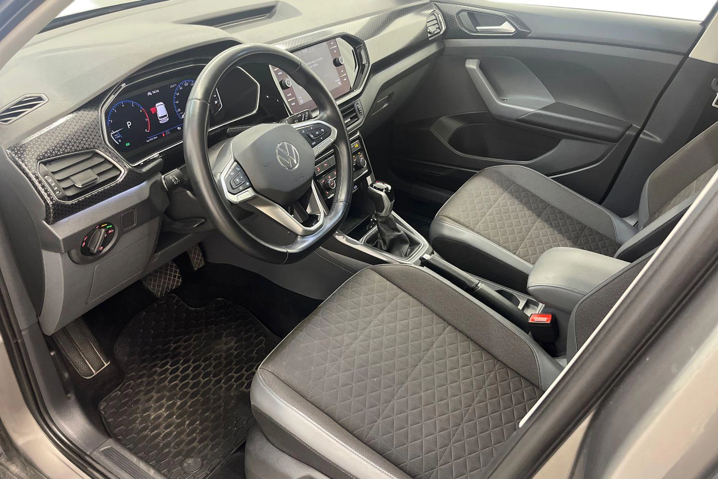 Harmaa Volkswagen T-Cross 2021 kuva 6.