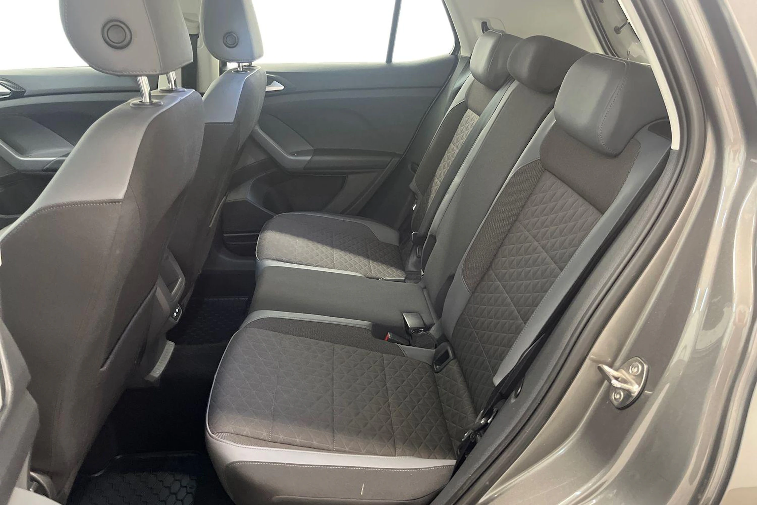 Harmaa Volkswagen T-Cross 2021 kuva 8.