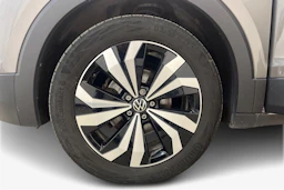 Harmaa Volkswagen T-Cross 2021 kuva 9.