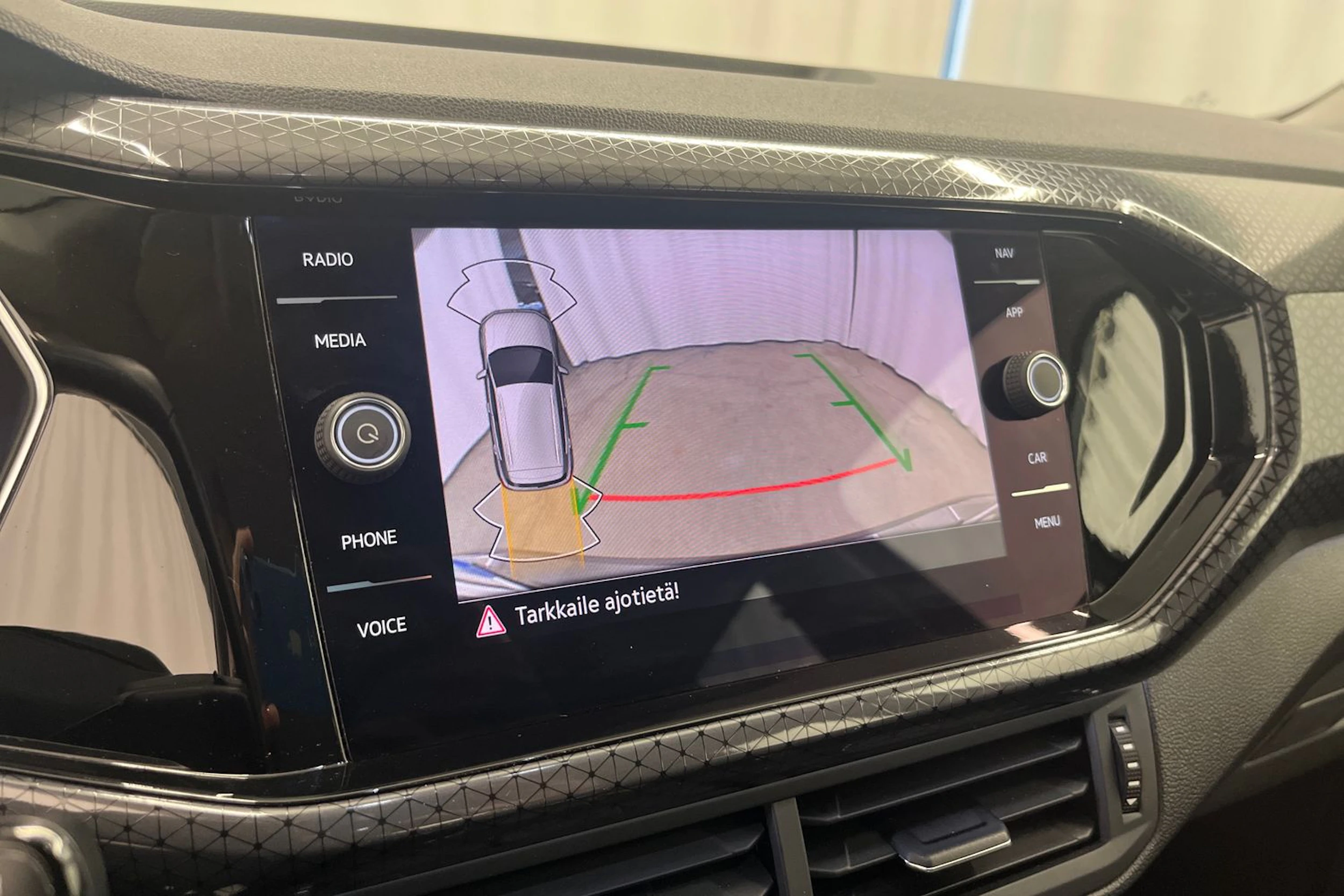 Harmaa Volkswagen T-Cross 2021 kuva 16.