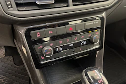 Harmaa Volkswagen T-Cross 2021 kuva 17.