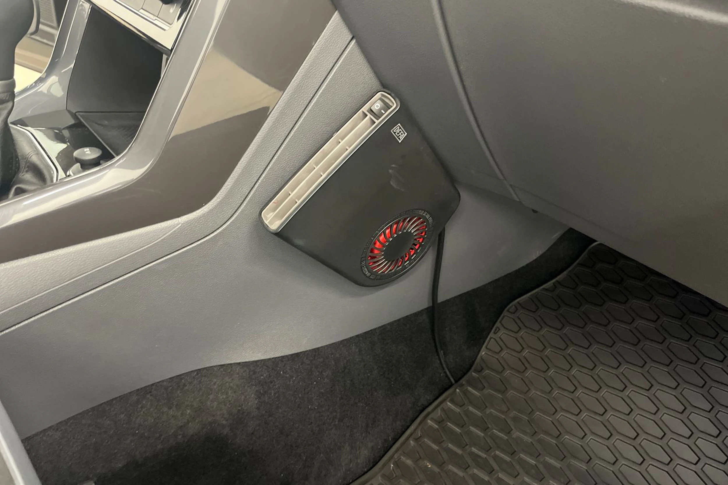 Harmaa Volkswagen T-Cross 2021 kuva 24.