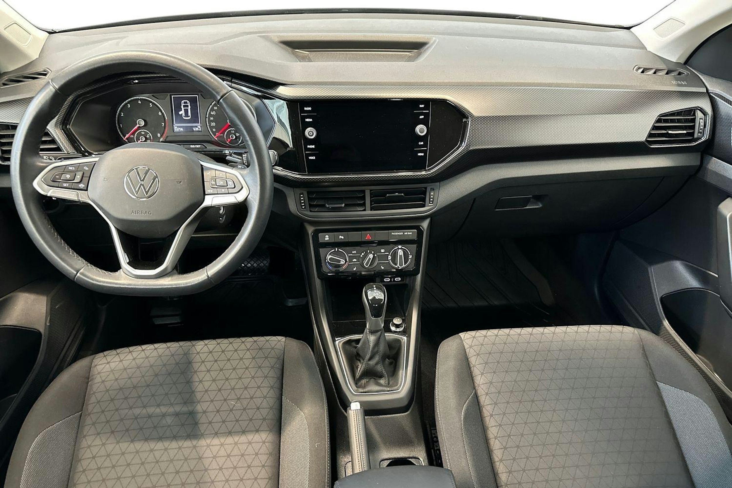 harmaa Volkswagen T-Cross 2022 kuva 9.