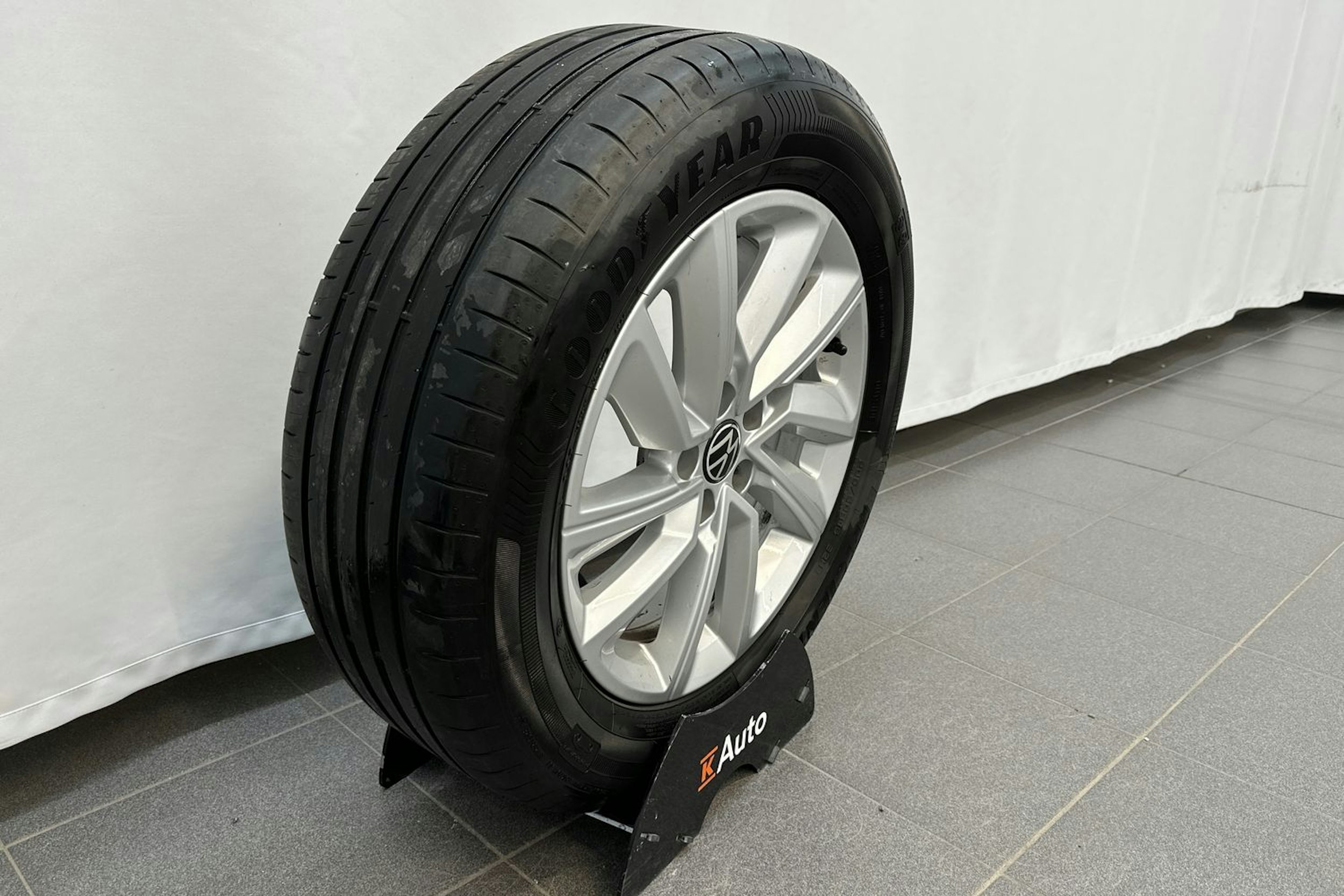 harmaa Volkswagen T-Cross 2022 kuva 13.