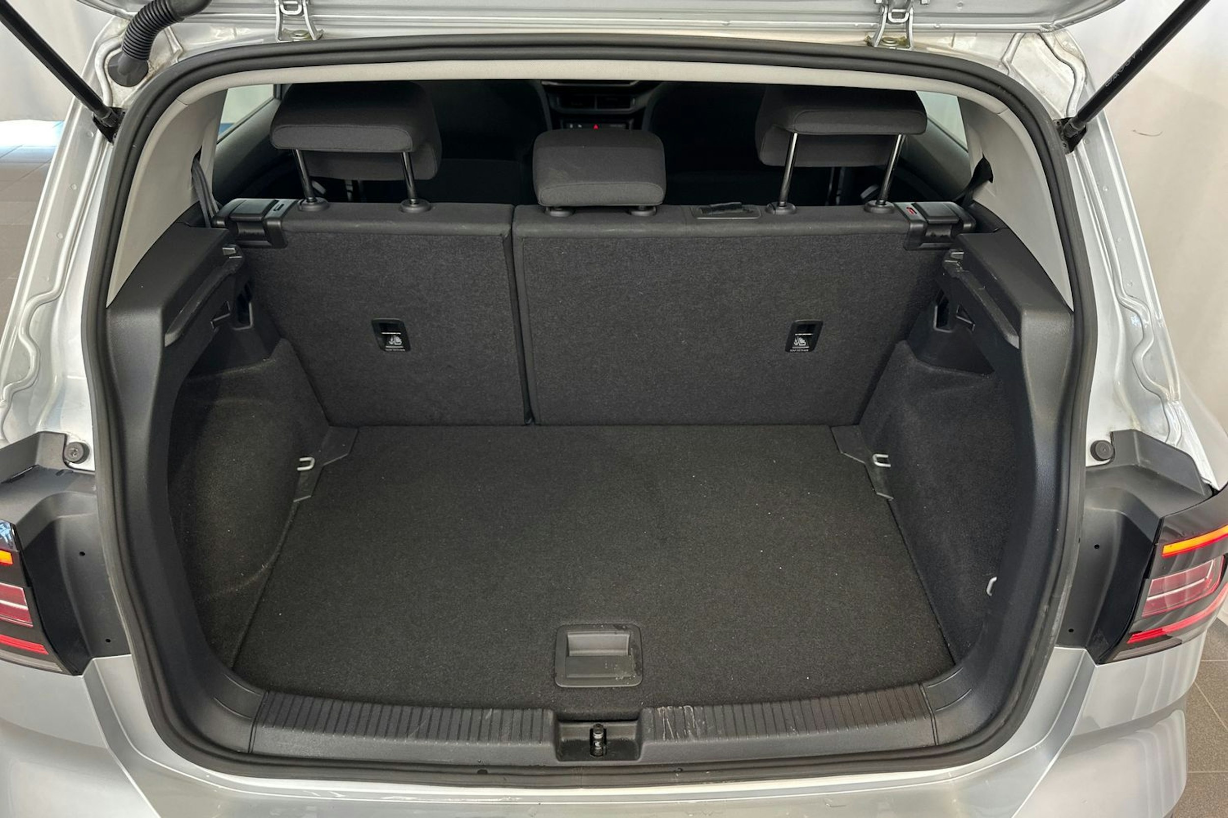 harmaa Volkswagen T-Cross 2022 kuva 14.