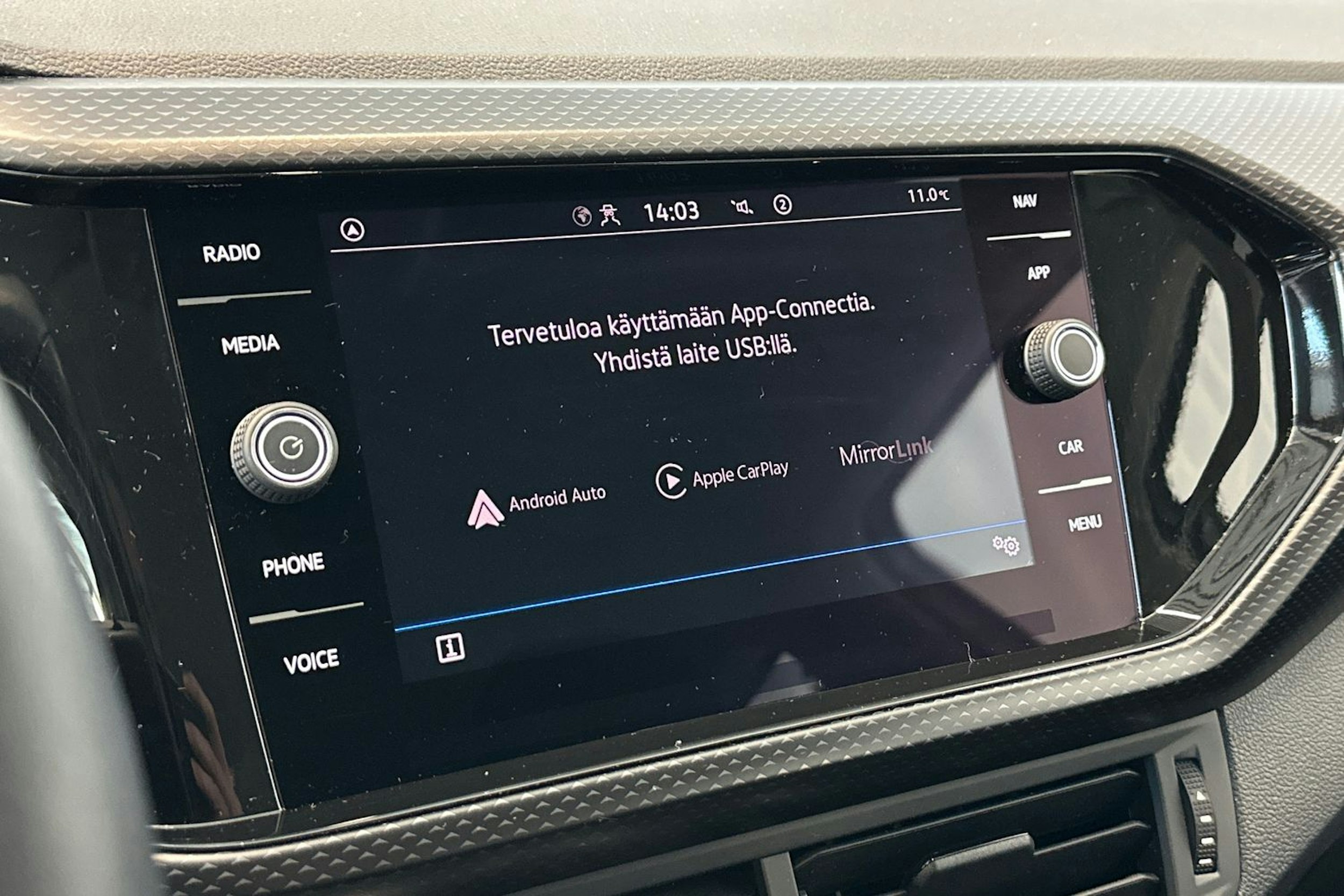 harmaa Volkswagen T-Cross 2022 kuva 18.