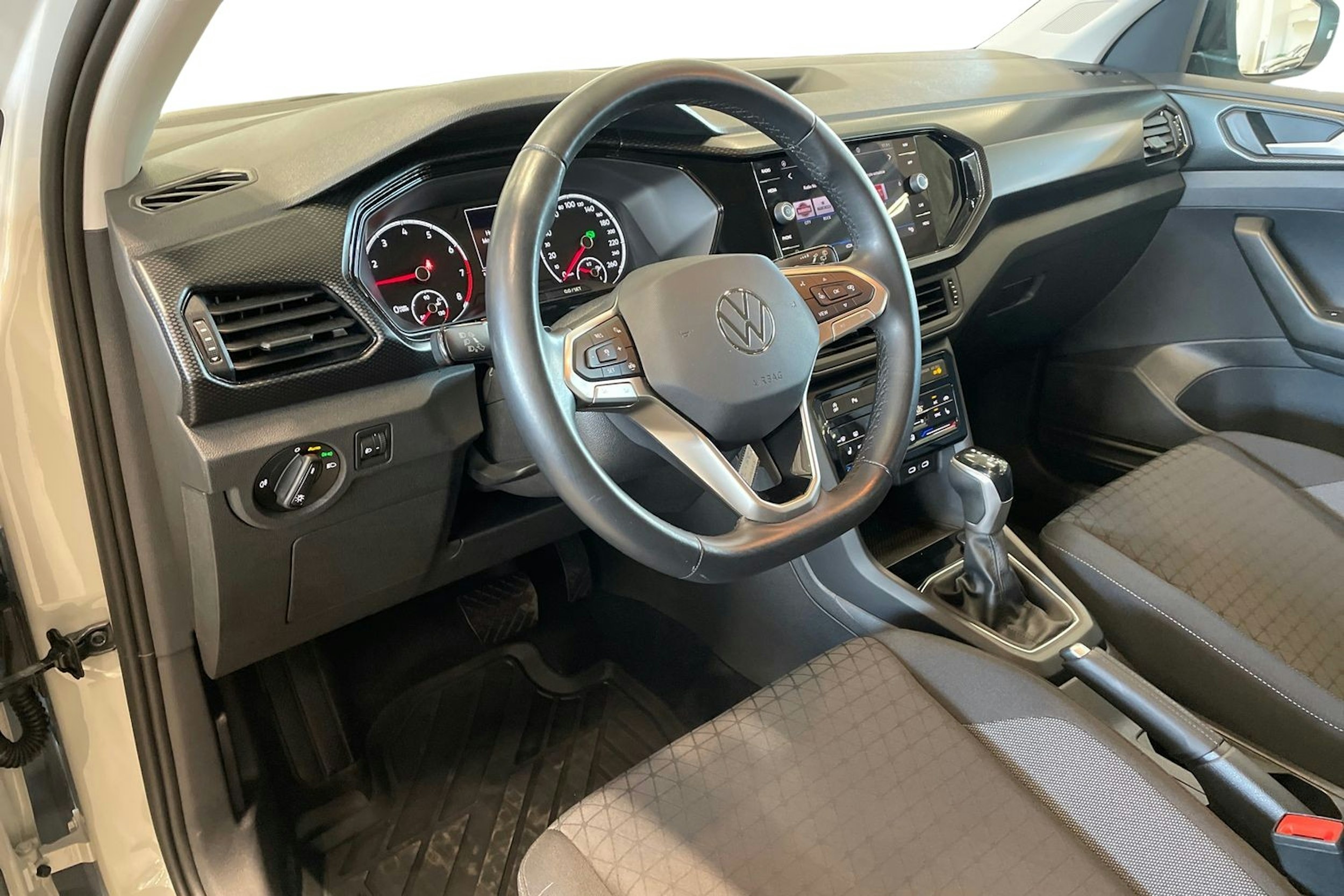 harmaa Volkswagen T-Cross 2022 kuva 7.
