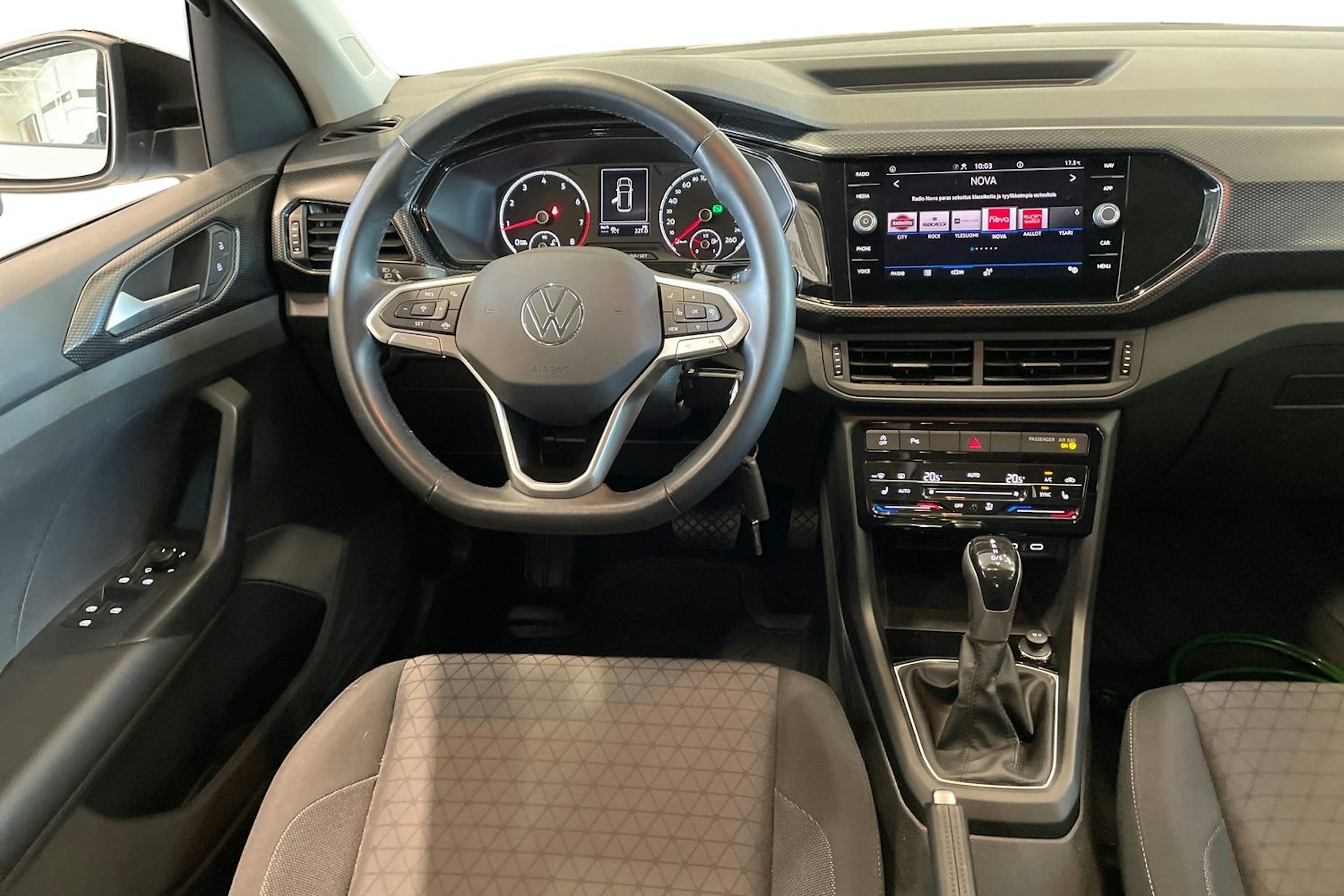 harmaa Volkswagen T-Cross 2022 kuva 9.