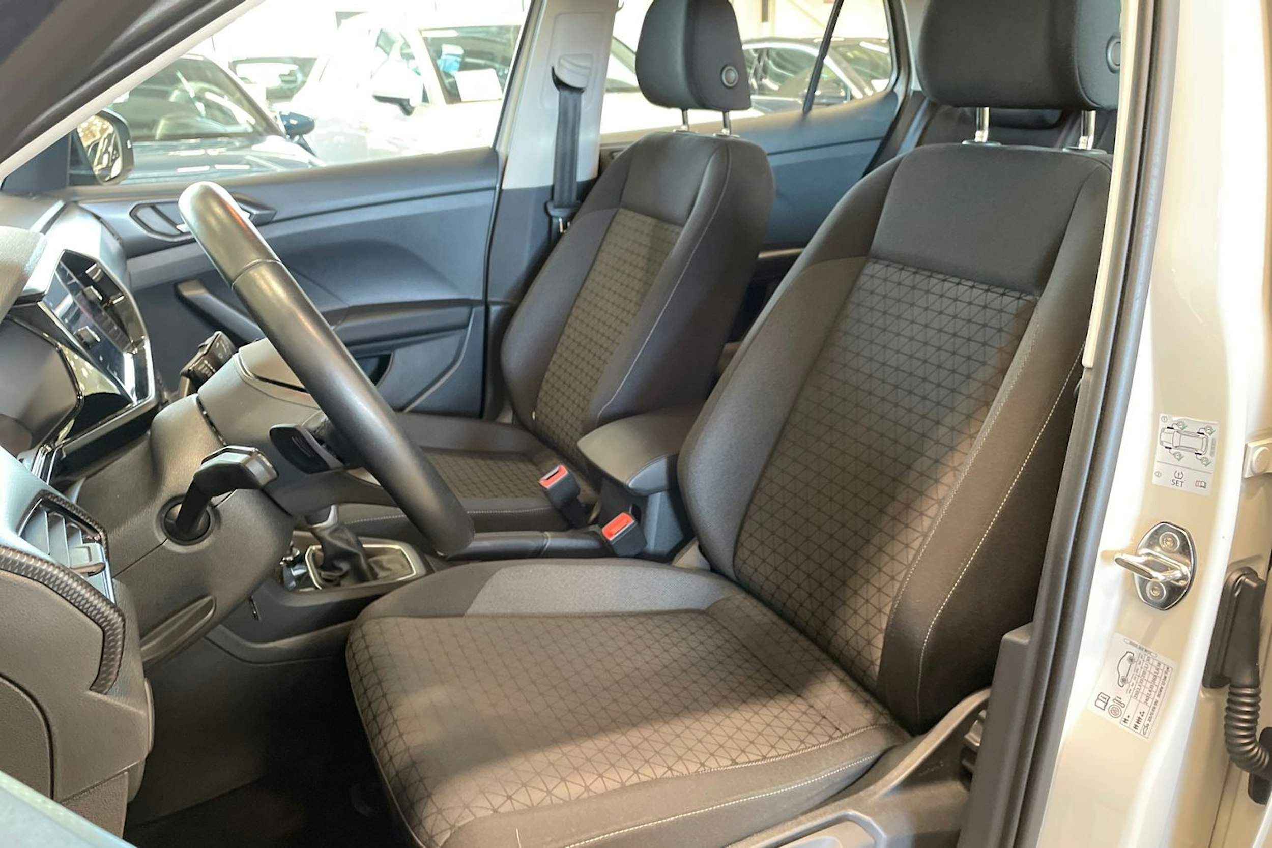 harmaa Volkswagen T-Cross 2022 kuva 14.