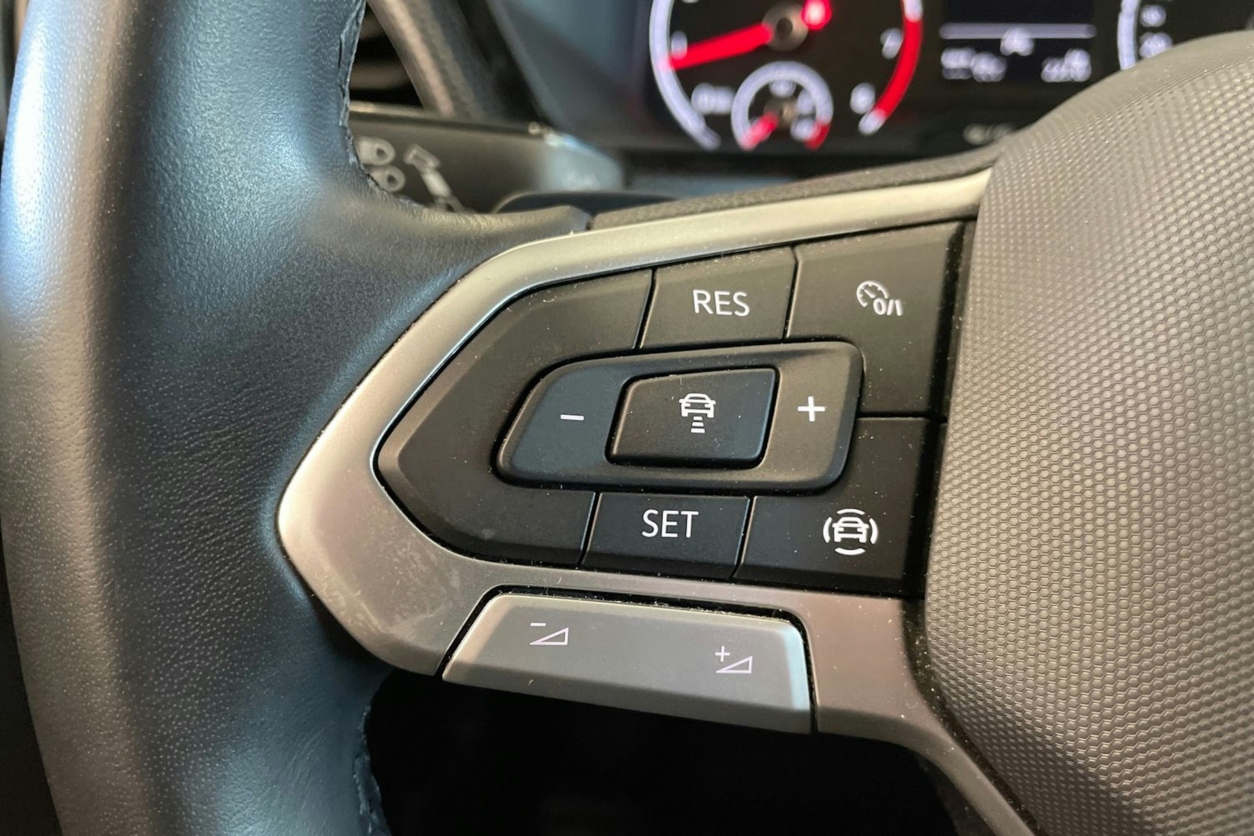 harmaa Volkswagen T-Cross 2022 kuva 17.