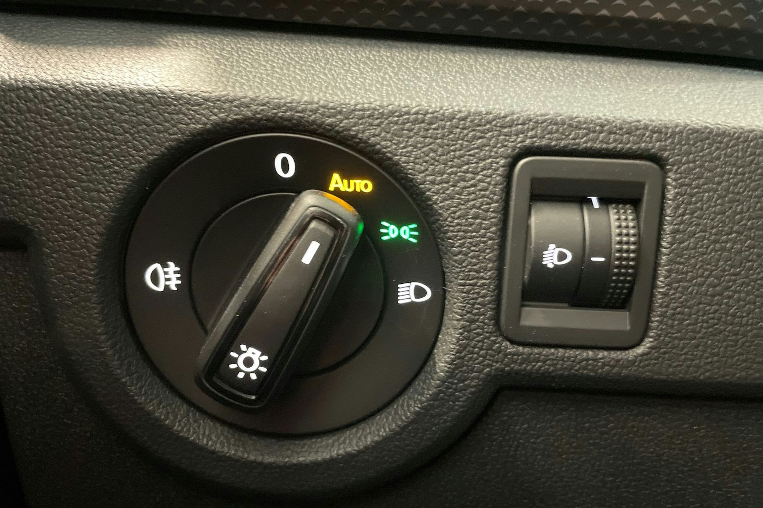 harmaa Volkswagen T-Cross 2022 kuva 19.