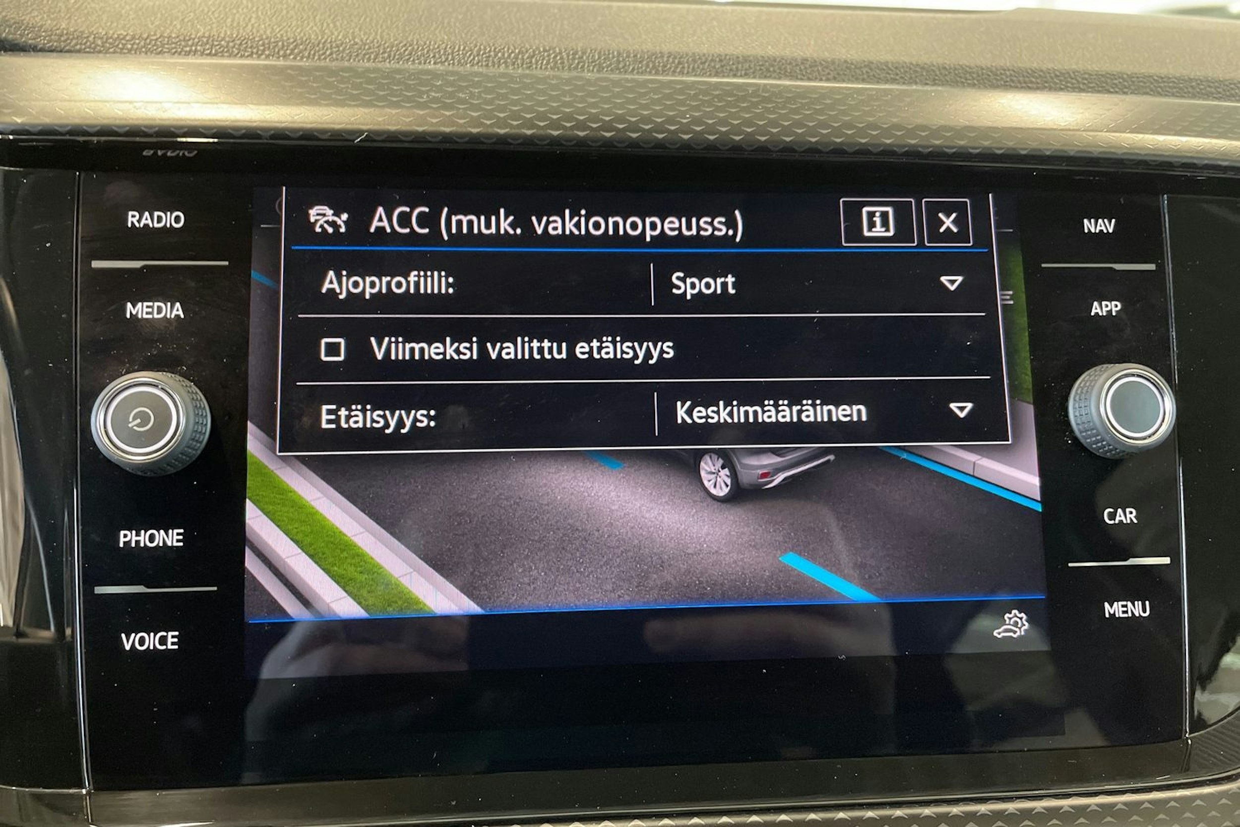 harmaa Volkswagen T-Cross 2022 kuva 23.