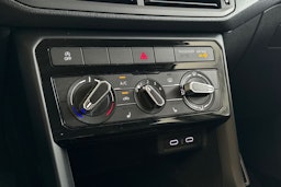 harmaa Volkswagen T-Cross 2023 kuva 17.