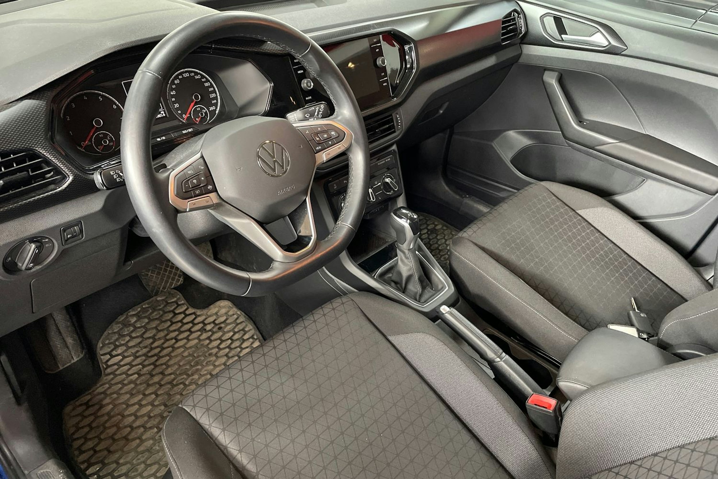sininen Volkswagen T-Cross 2022 kuva 3.