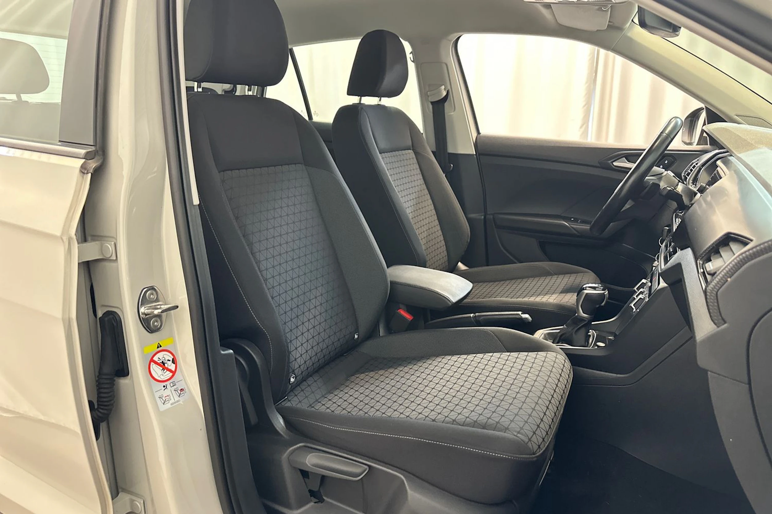 harmaa Volkswagen T-Cross 2022 kuva 11.