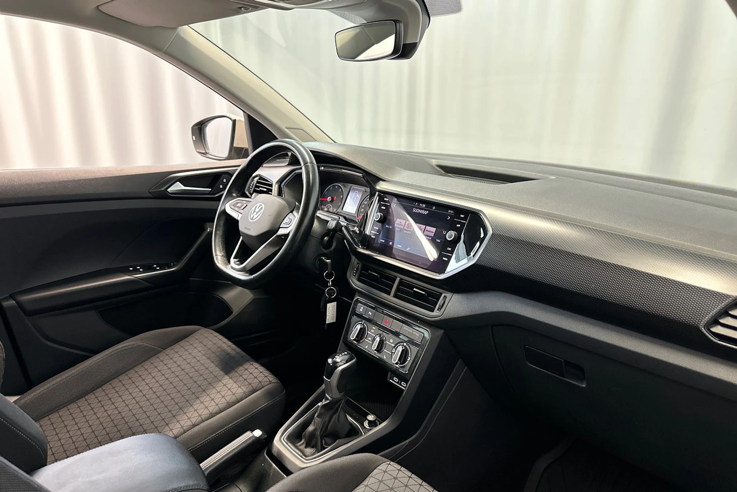 harmaa Volkswagen T-Cross 2022 kuva 12.