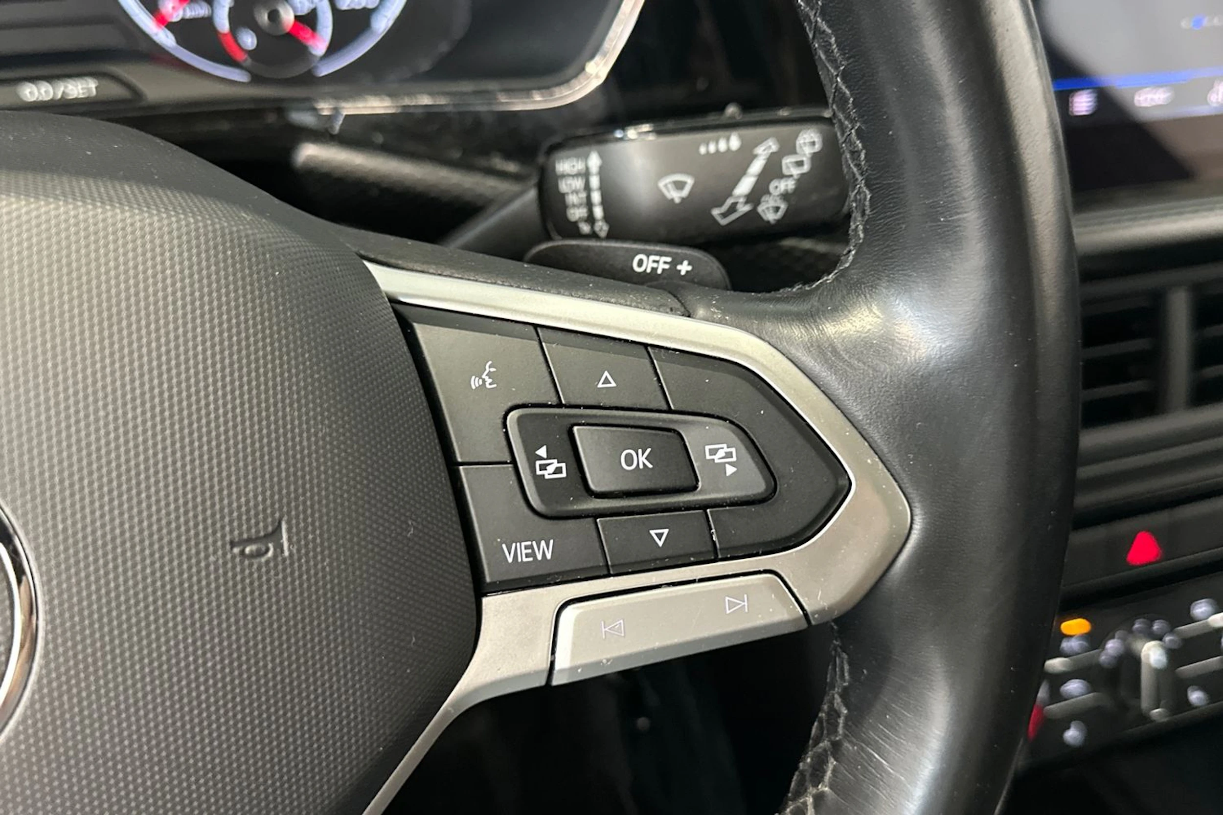 harmaa Volkswagen T-Cross 2022 kuva 17.