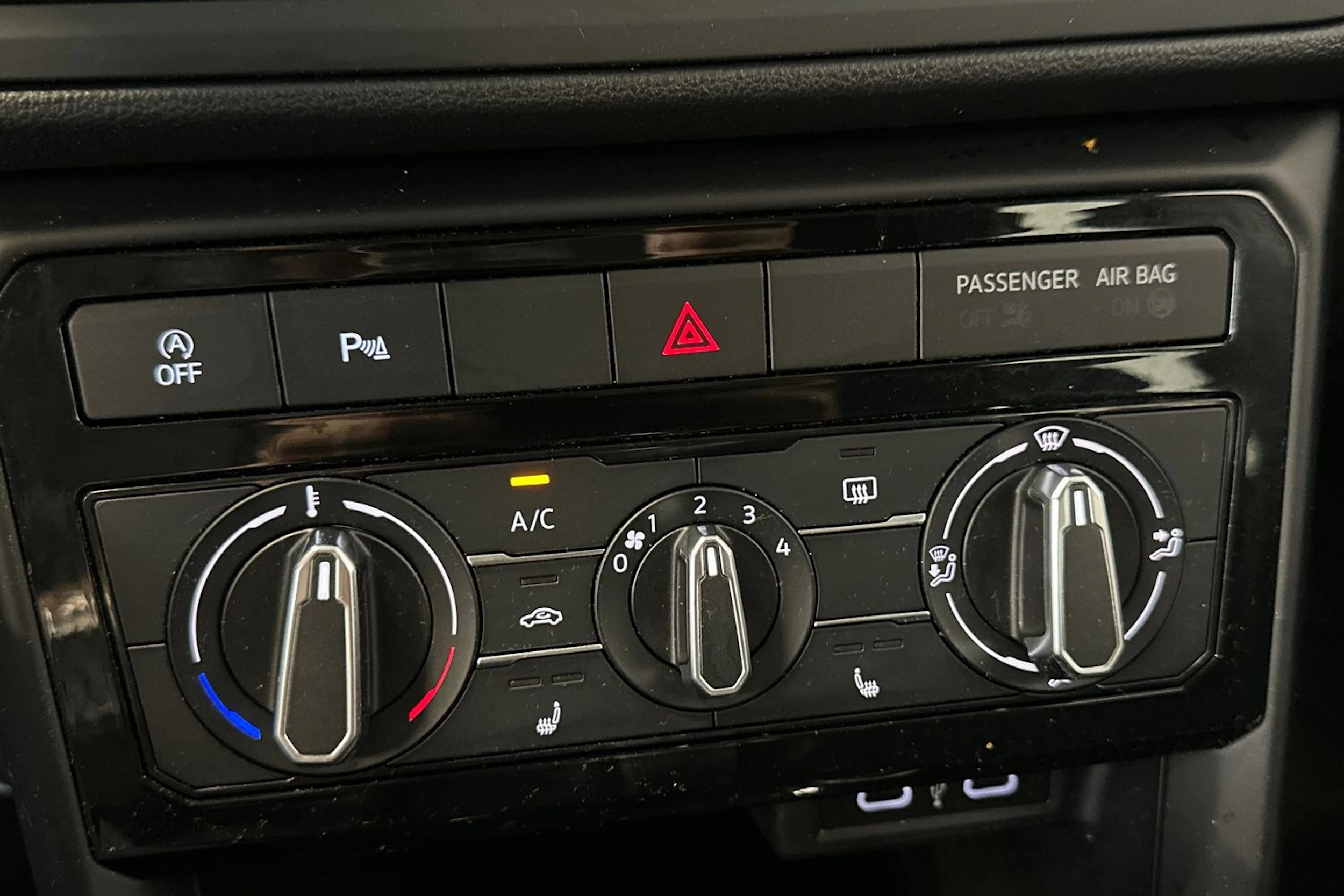 harmaa Volkswagen T-Cross 2022 kuva 20.