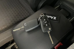 harmaa Volkswagen T-Cross 2022 kuva 28.