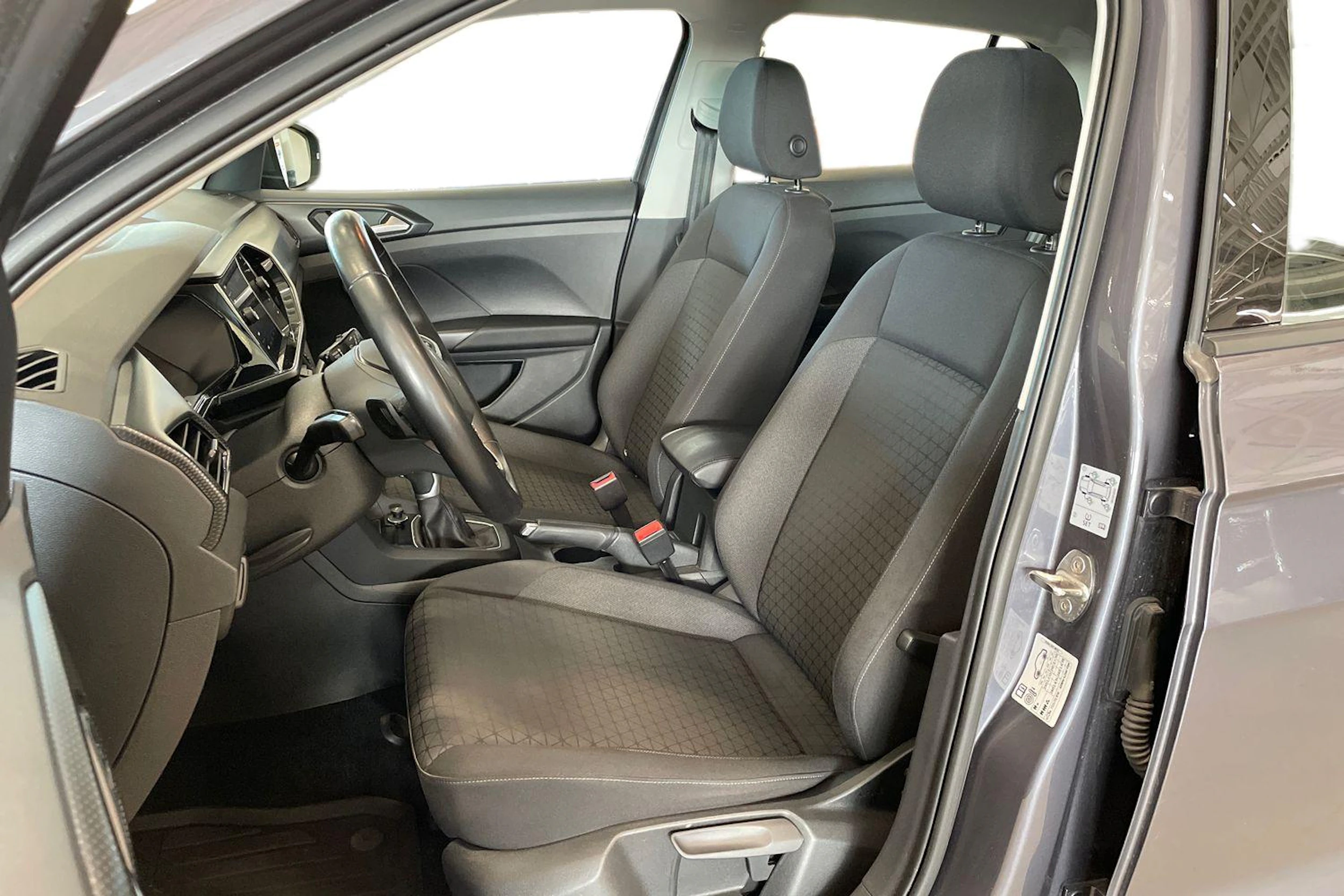 harmaa Volkswagen T-Cross 2022 kuva 6.