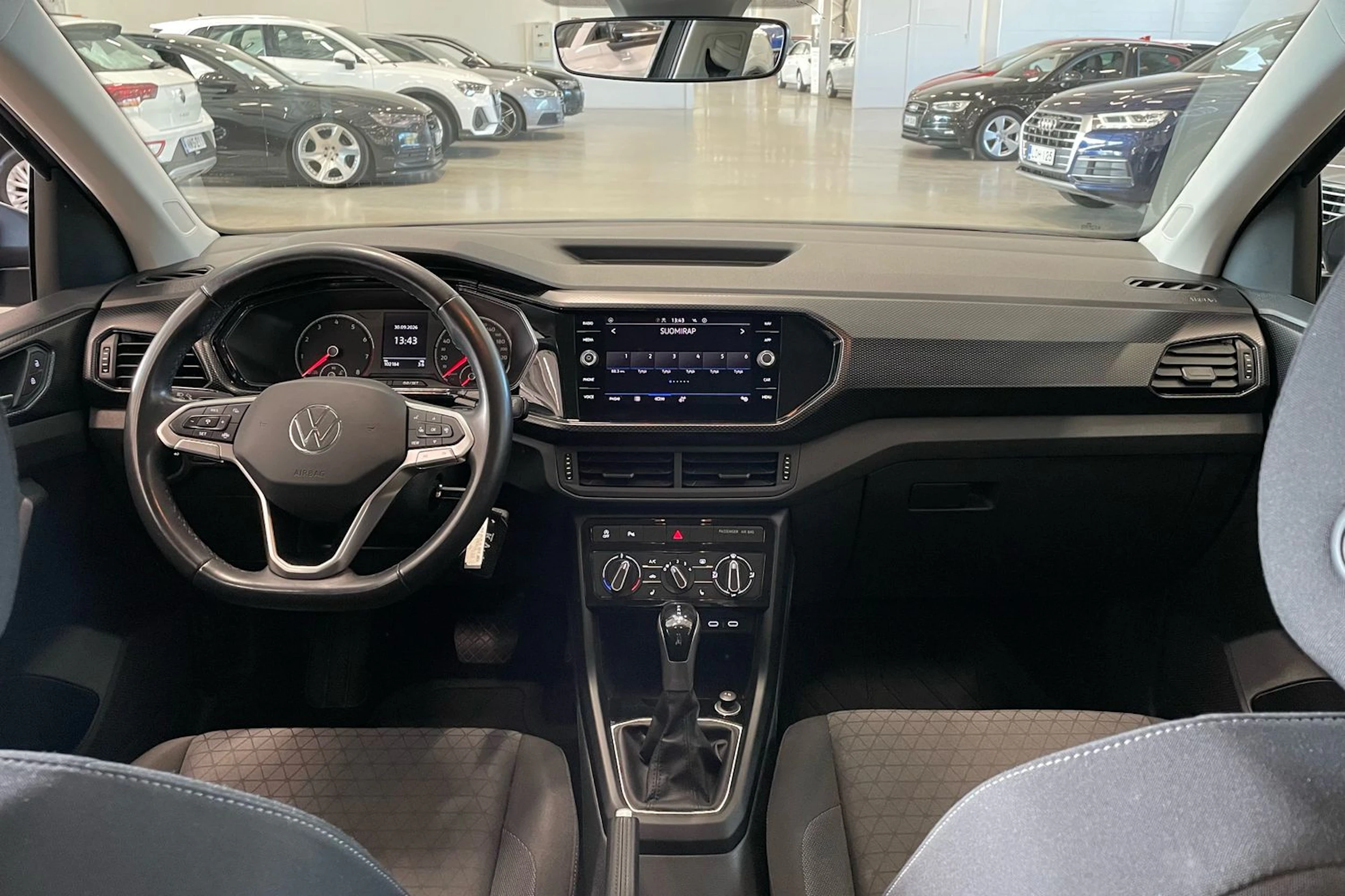harmaa Volkswagen T-Cross 2022 kuva 11.