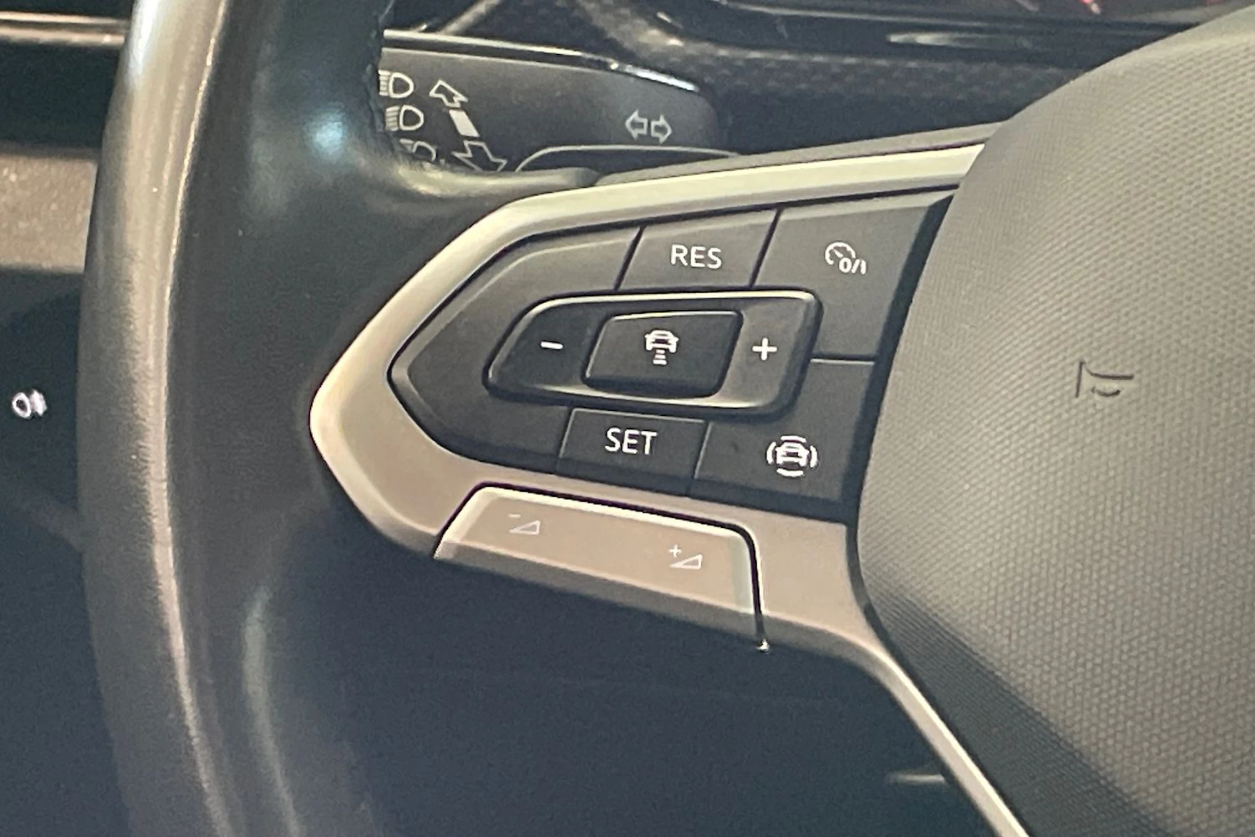 harmaa Volkswagen T-Cross 2022 kuva 14.