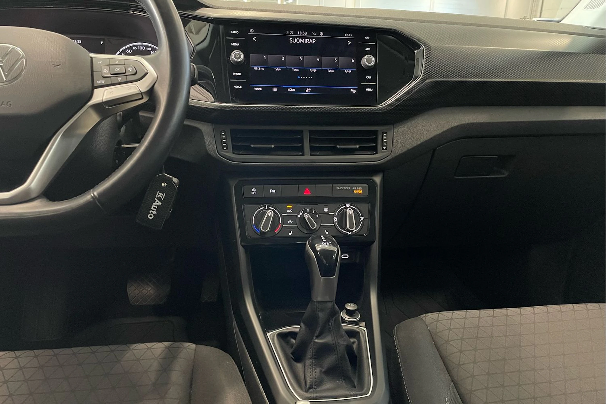 harmaa Volkswagen T-Cross 2022 kuva 17.