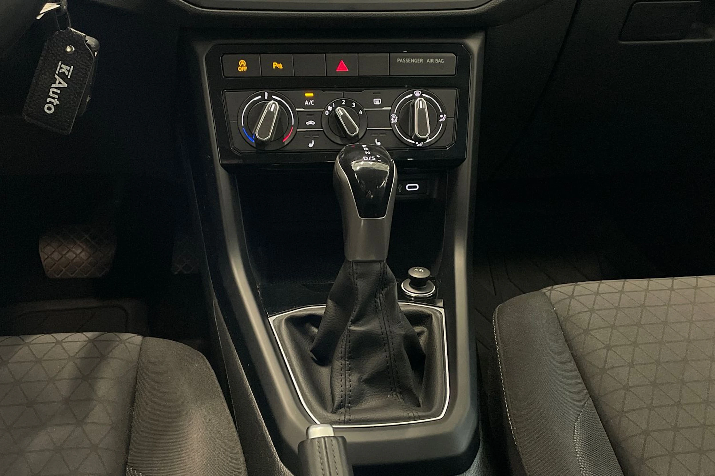 harmaa Volkswagen T-Cross 2022 kuva 20.