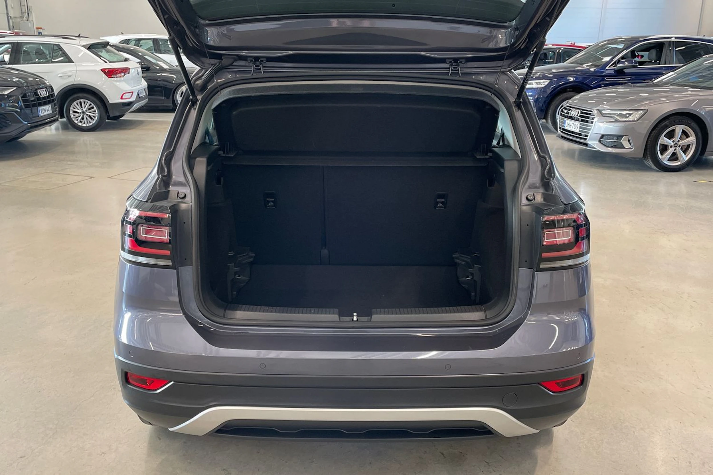 harmaa Volkswagen T-Cross 2022 kuva 25.