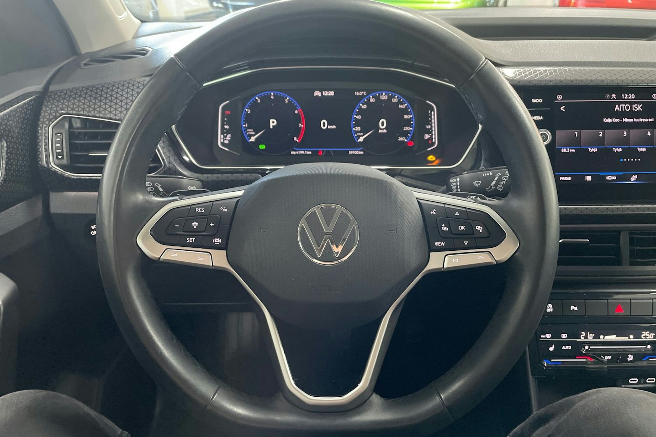 harmaa Volkswagen T-Cross 2022 kuva 17.