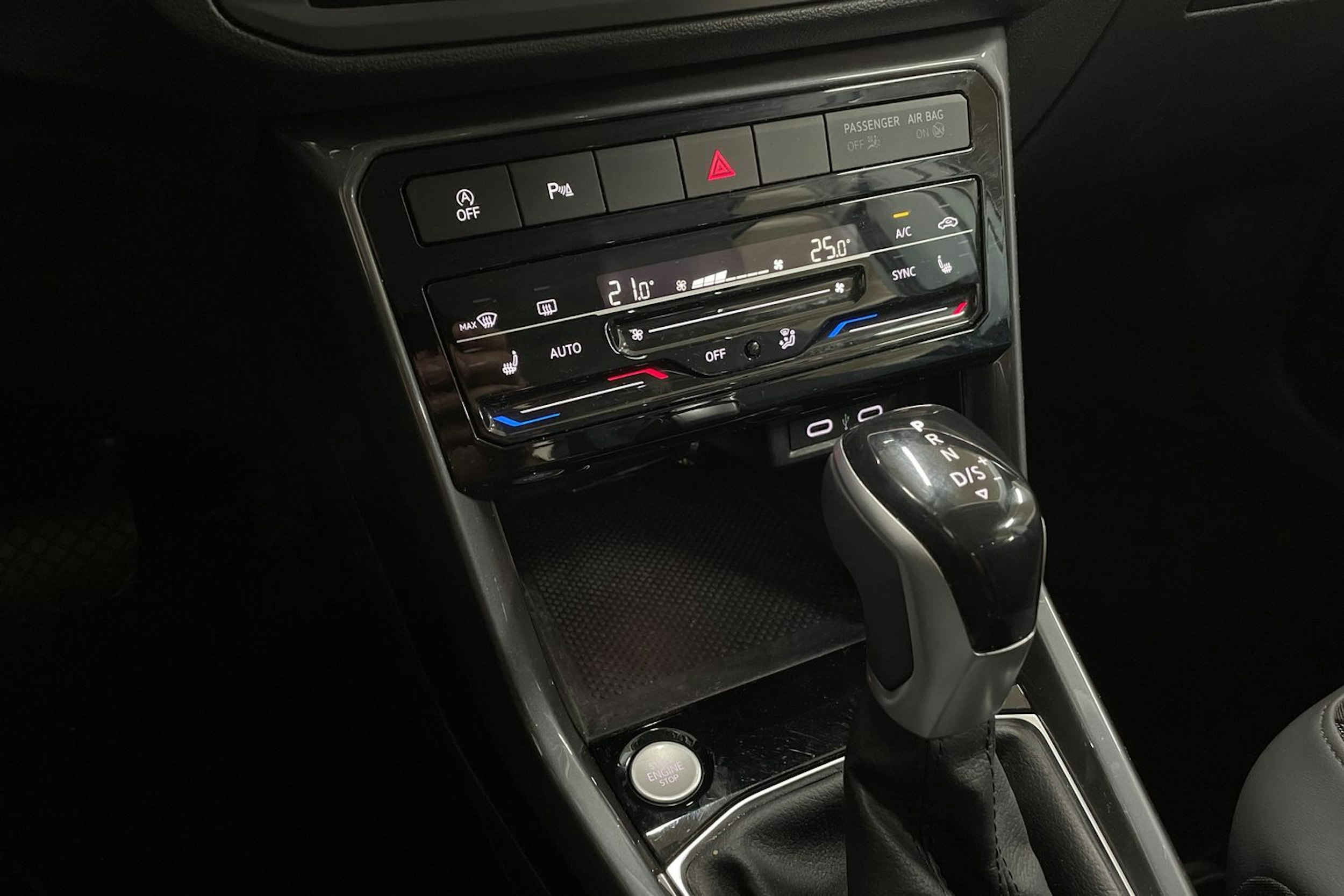 harmaa Volkswagen T-Cross 2022 kuva 25.