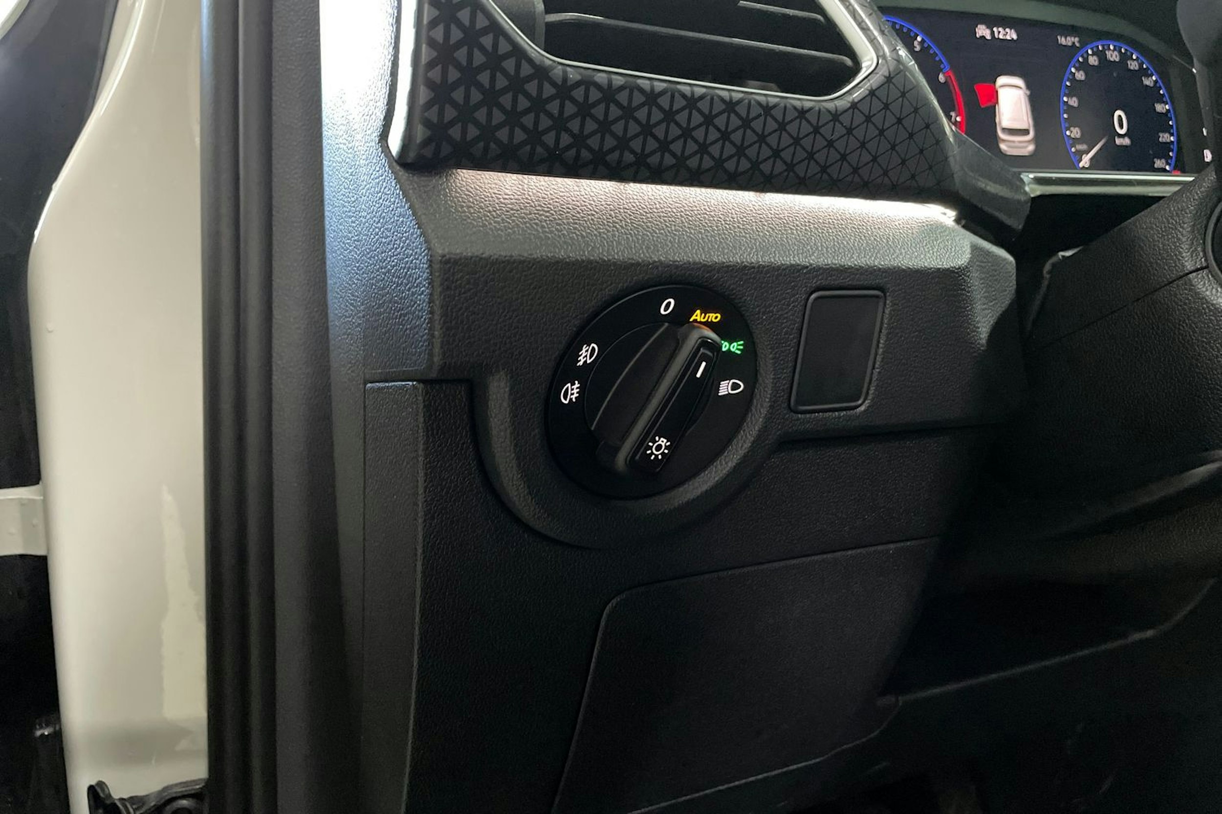 harmaa Volkswagen T-Cross 2022 kuva 26.