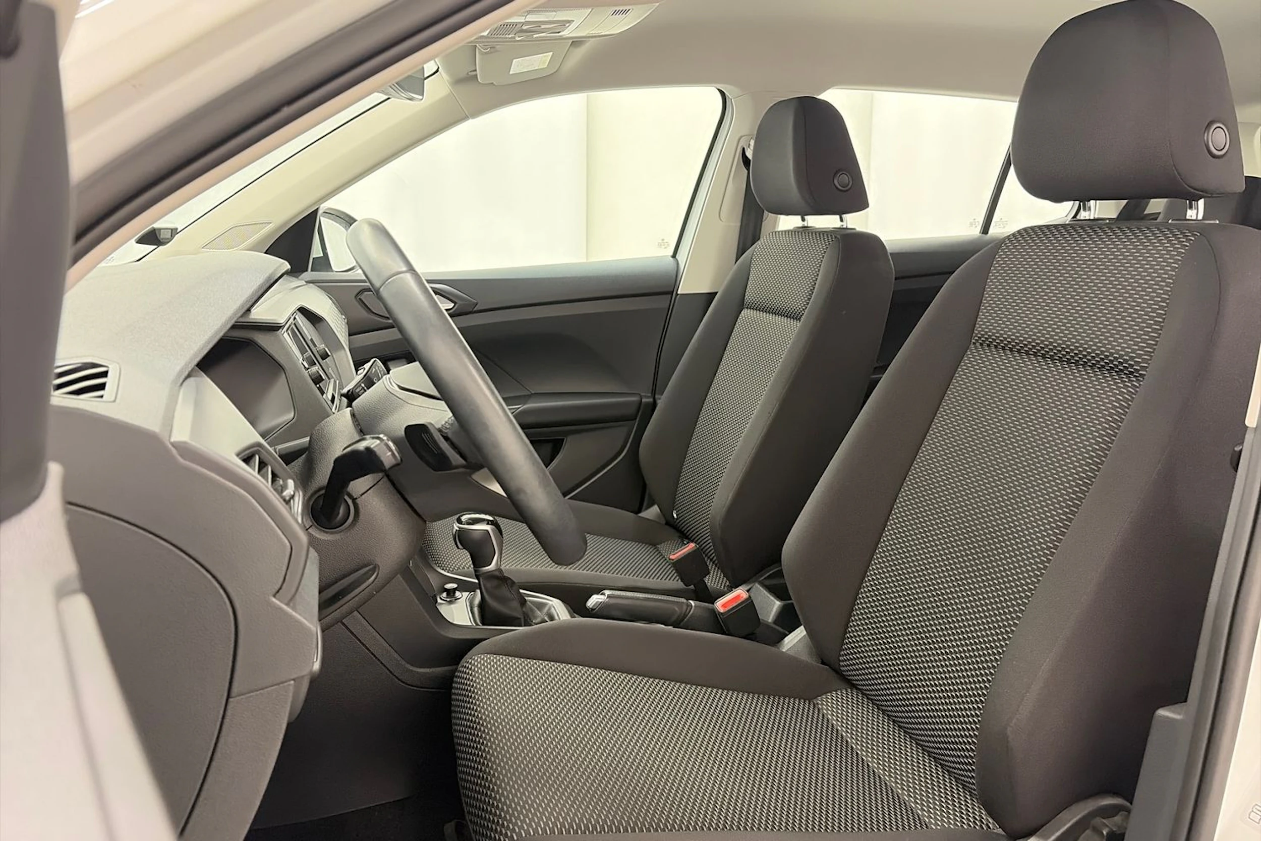 valkoinen Volkswagen T-Cross 2022 kuva 12.