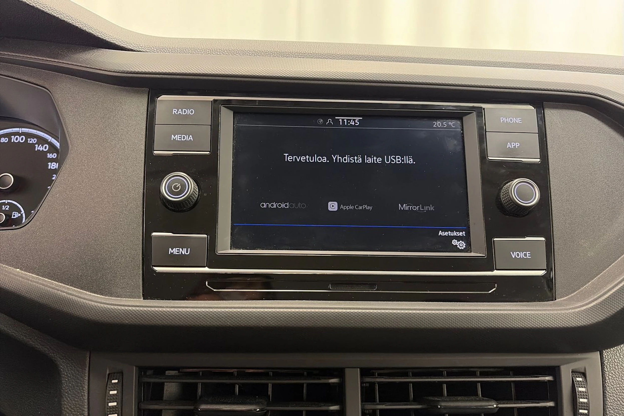 valkoinen Volkswagen T-Cross 2022 kuva 17.